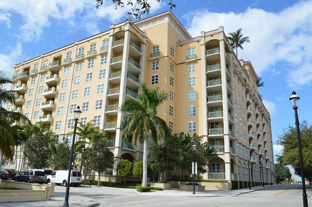 403 Sapodilla Avenue Unit 203, West Palm Beach, Florida 33401