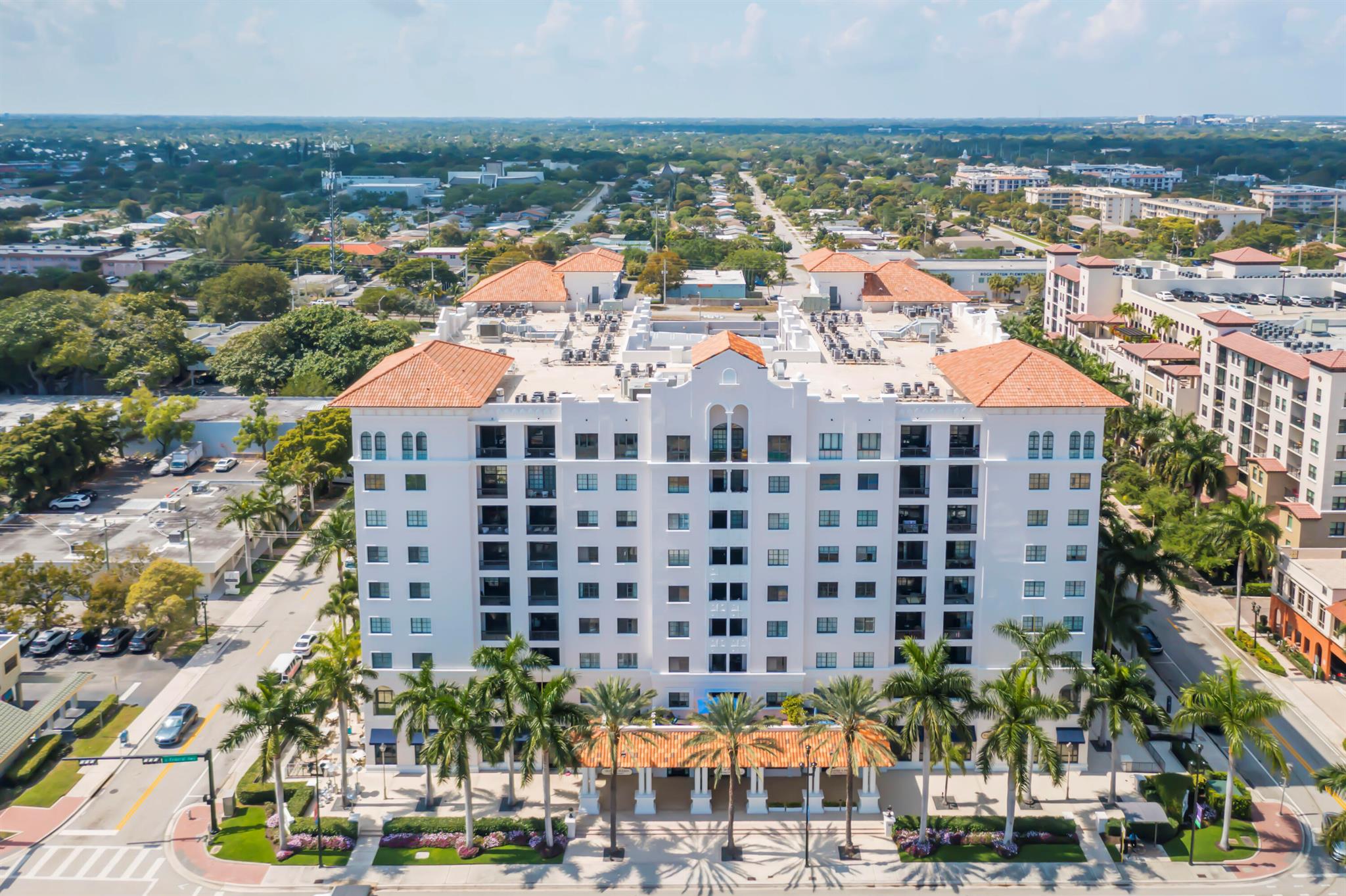 THIS IS AN INCREDUBLE LIGHT & BRIGHT UNIT IN   THE HEART OF  DOWNTOWN BOCA RATON, WITHIN WALKING DISTANCE TO THE BEACH, MIZNER PARK, ROYAL PALM, SUPERMARKETS, THE NEW BRITELINE TRAIN STATION & MUCH MORE** 2 SPLIT BEDROOMS AND 2 BATHS WITH OPEN KITCHEN AND LARGE LIVING & DININING AREA **FACING EAST BY THE BALCONY ** THE BUILDING OFFERS A GYM, SOCIAL ROOM WITH LIBRARY & POOL TABLE & BAR STATION FOR PRIVATE EVENTS, POOL & SPA AND PRIVATE CONFERENCE ROOM FOR RESIDENTS, ** DON'T MISS THIS OPPORTUNITY, BOCA GRAND CONDOMINIUM HAS THE FOLLOWING BUSINESS IN THE BUILDING ON THE GROUND FLOOR: RESTAURANT, SPA, PLASTIC SURGEON, BEAUTY SALON, PHOTOGRAPHER, ADDISON MIZNER MEDICAL, ACCOUNTANT, DIAMOND JEWLER, REAL ESTATE OFFICE & MUCH MORE WITHIN WALKING DISTANCE **** VACANT READY TO SELL
