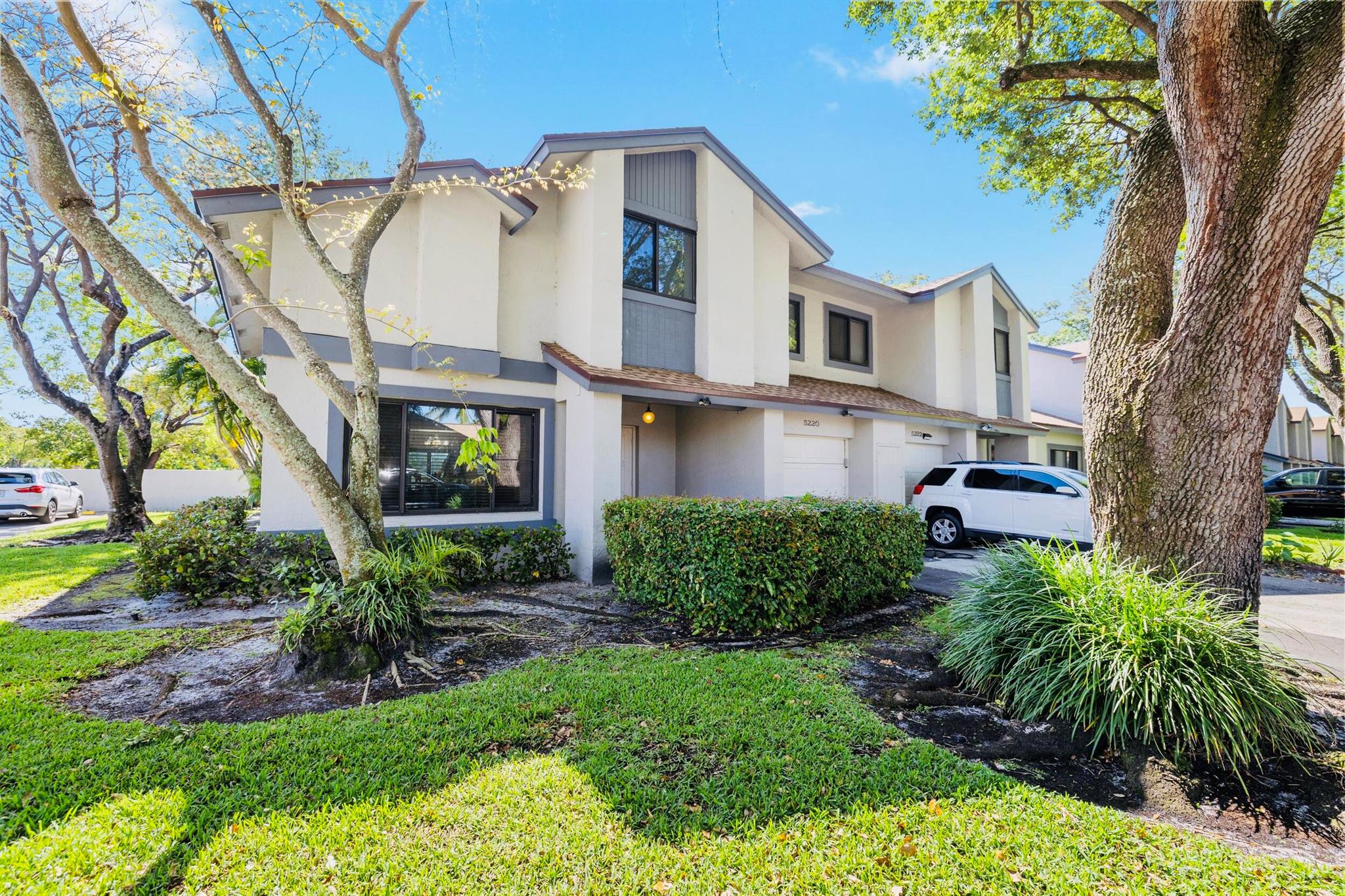 5220 Gate Lake Road Unit 5220, Tamarac, Florida 33319