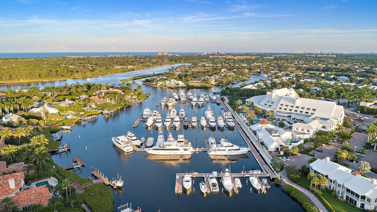Image to showcase the property located at 121 Spinnaker Lane