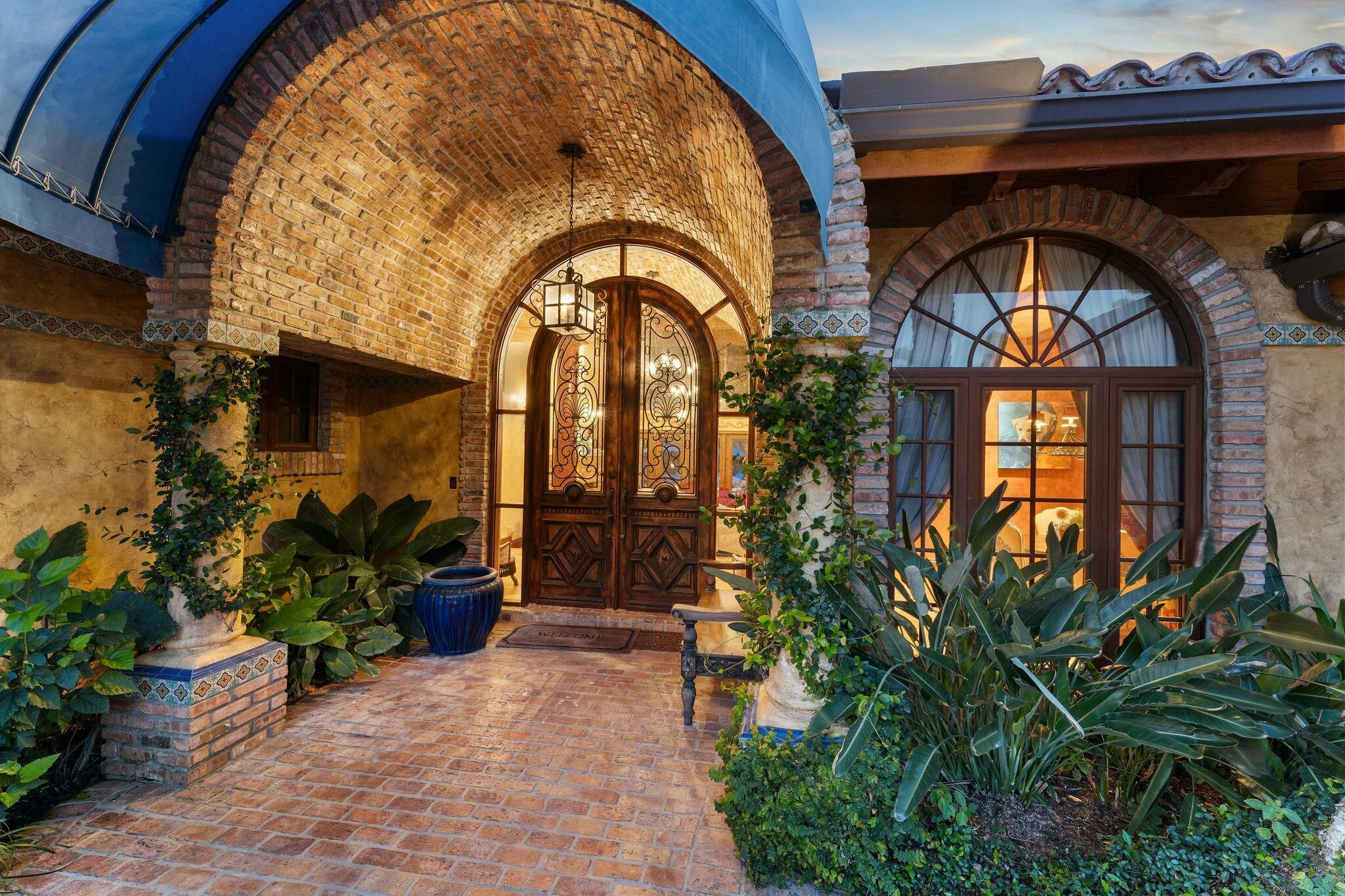 Image to showcase the property located at 2927 Rhone Drive