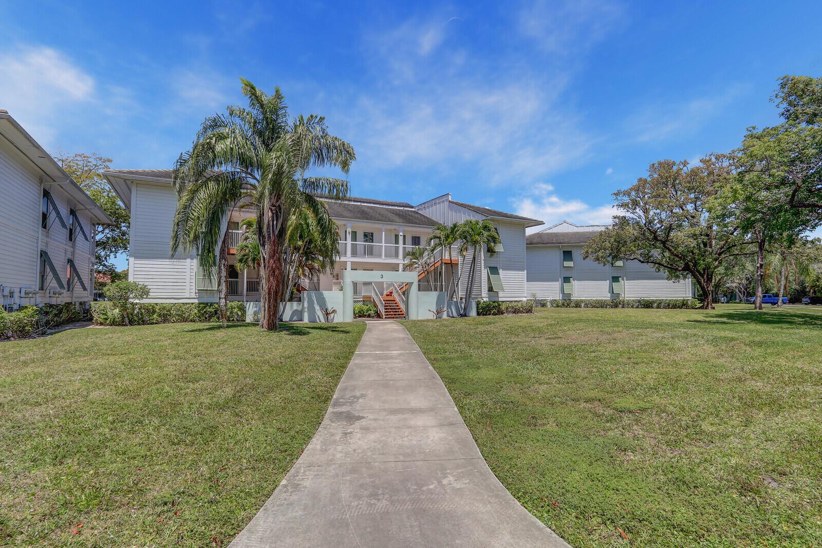 279 Cypress Point Drive Unit , Palm Beach Gardens, Florida 33418