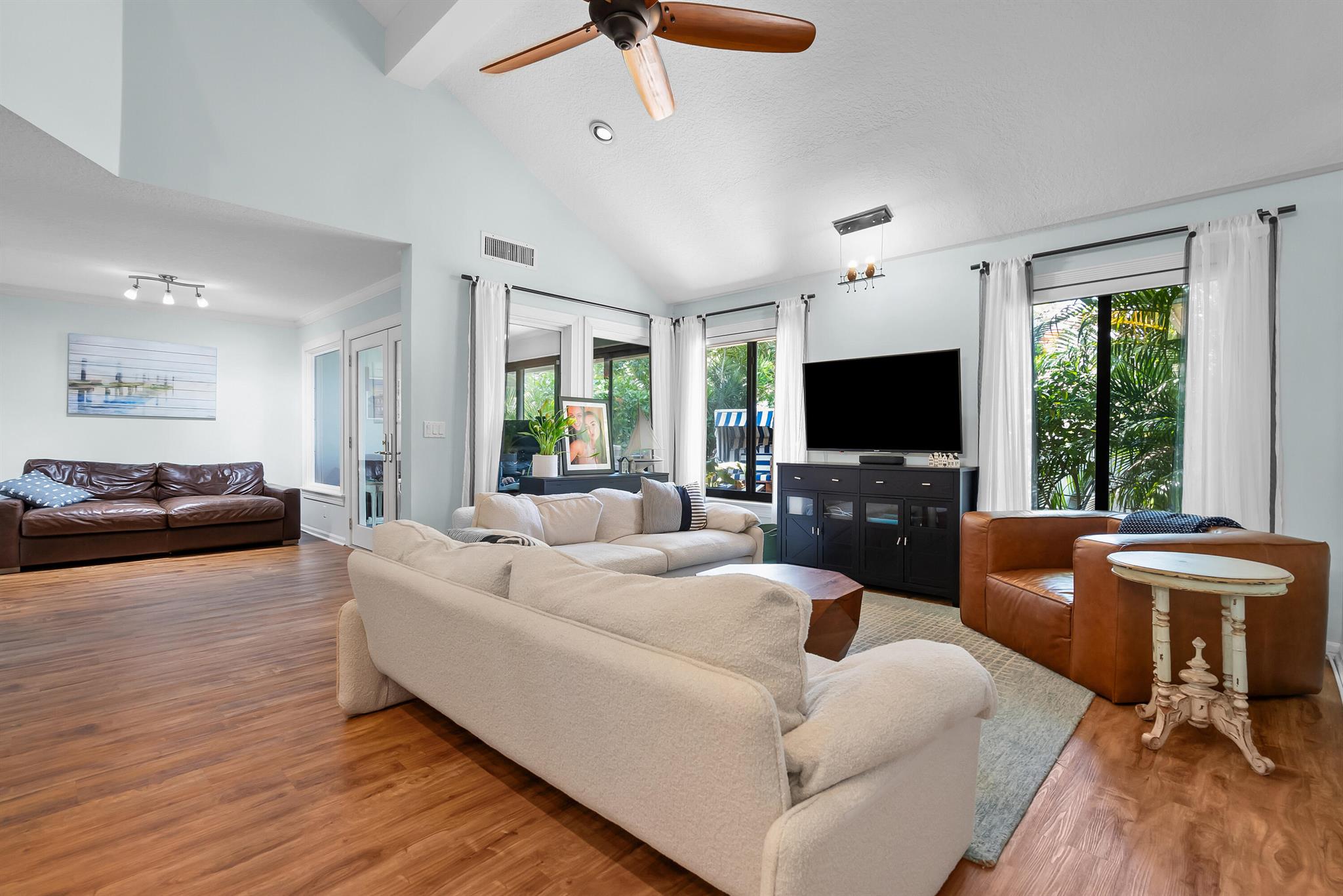 Image to showcase the property located at 463 Coral Cove Drive