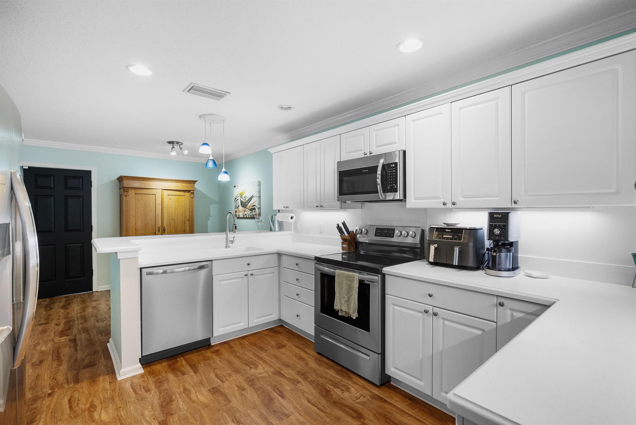 Image to showcase the property located at 463 Coral Cove Drive