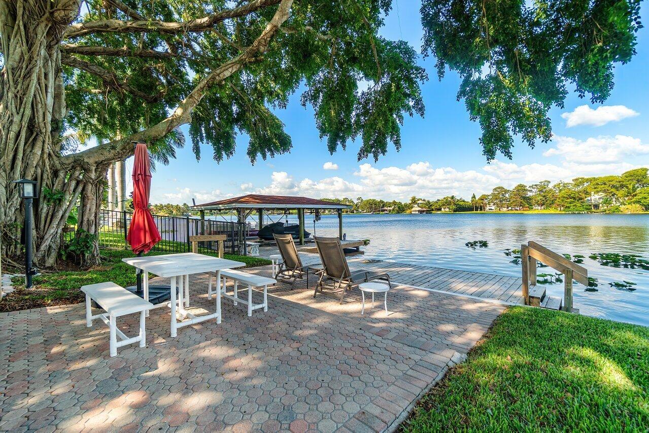 6647 Paul Mar Drive, Lake Worth, Florida 33462