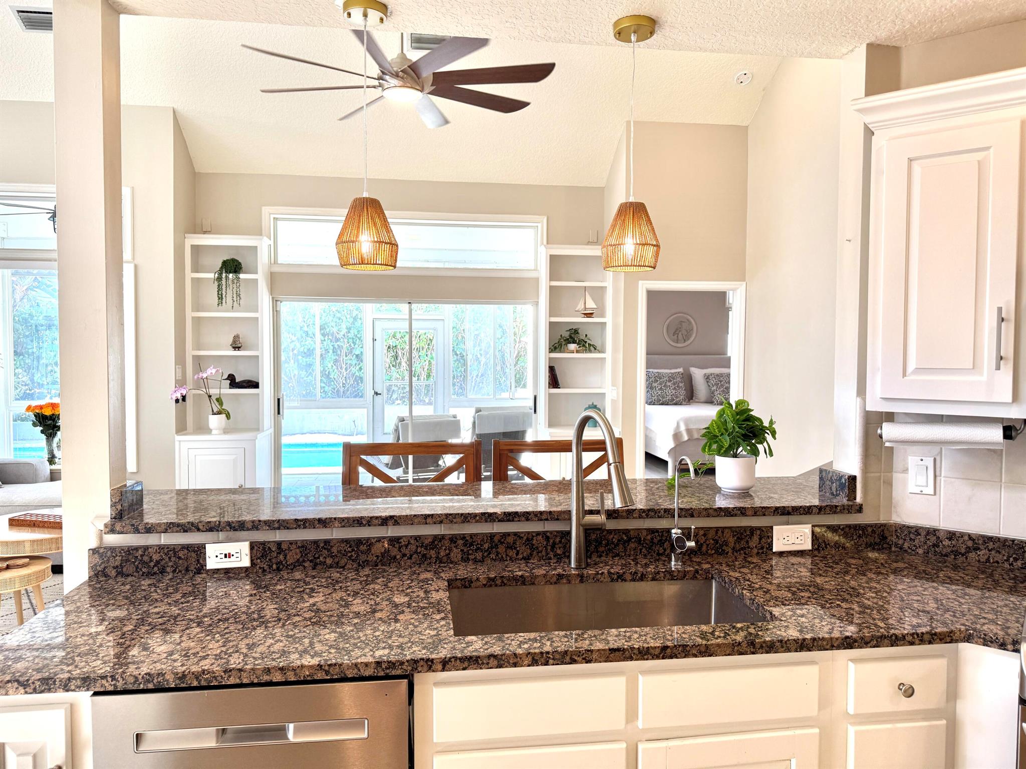 Image to showcase the property located at 400 Seaside Lane