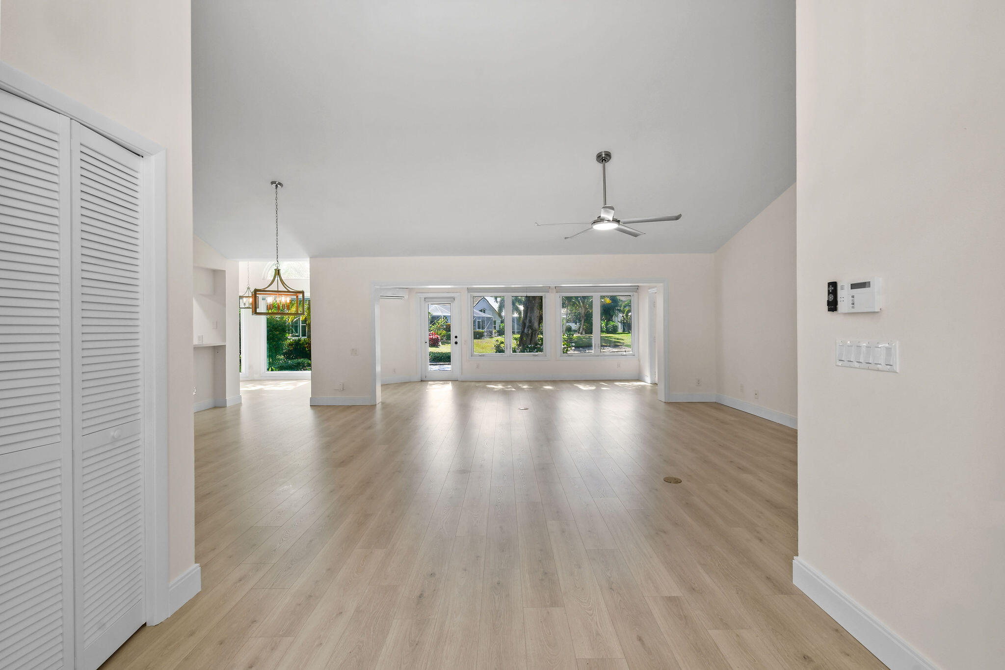 Image to showcase the property located at 18934 Loblolly Bay Court