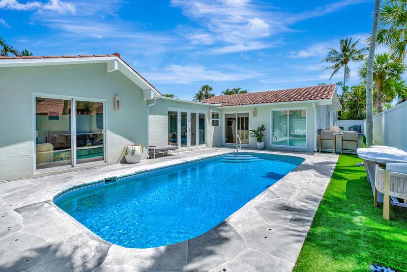 Image to showcase the property located at 102 W Tarpon Lane W