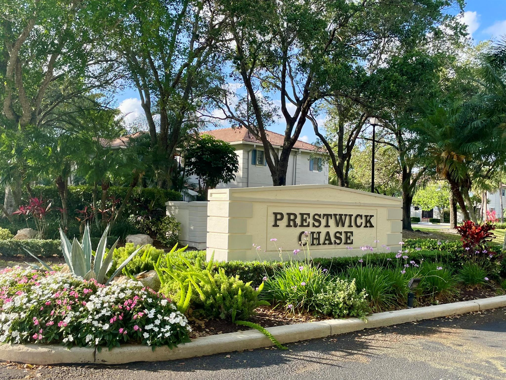 Showcase Image of listing 366 Prestwick Circle 2