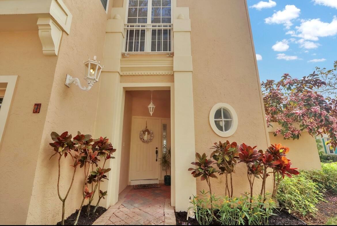 Image to showcase the property located at 7 Via Tivoli