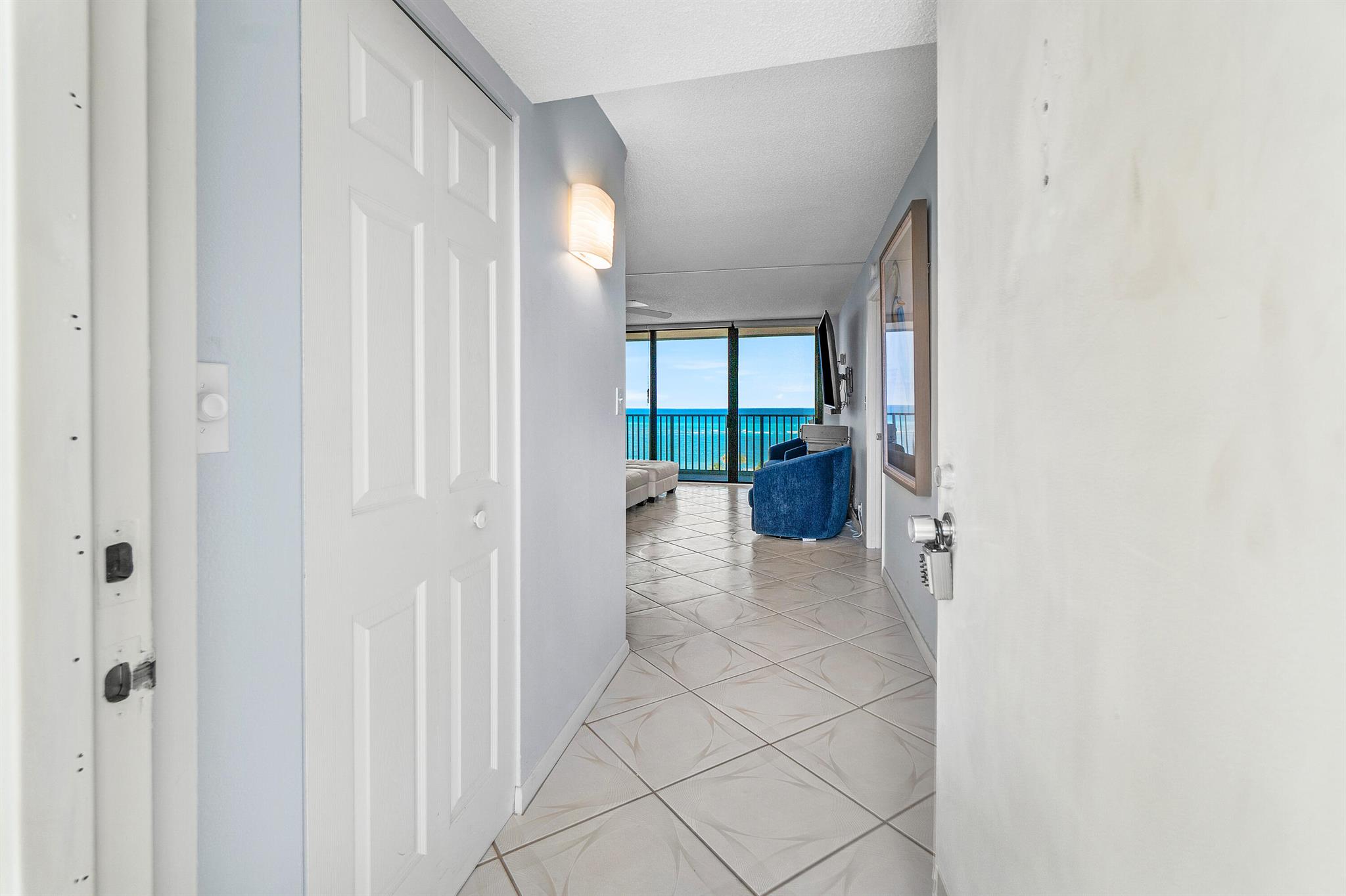 Image to showcase the property located at 400 Ocean Trail Way 607