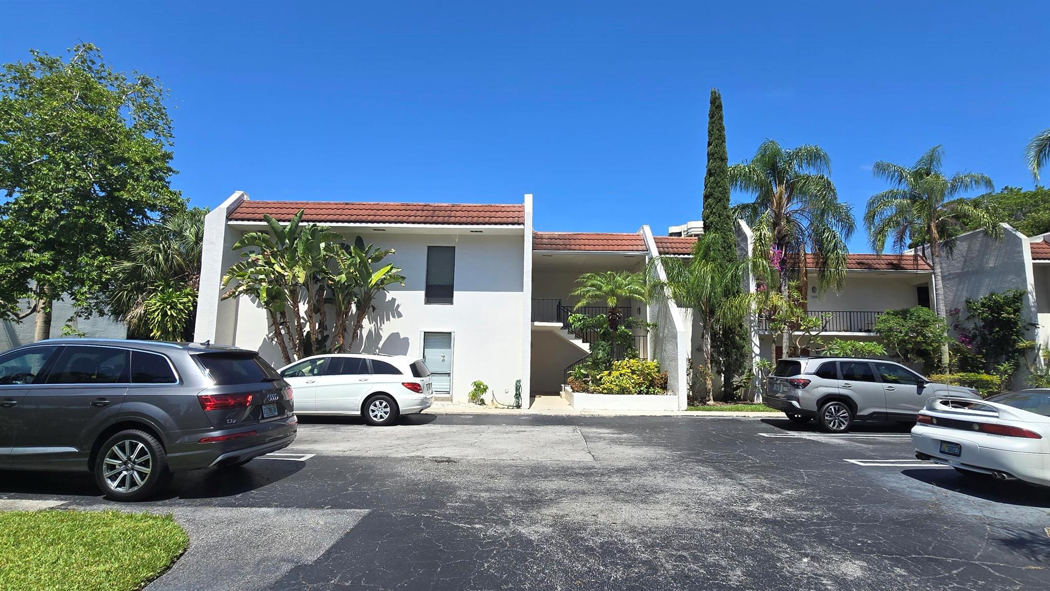 1823 Embassy Drive Unit# 101 West Palm Beach FL 33401 | R11085924
