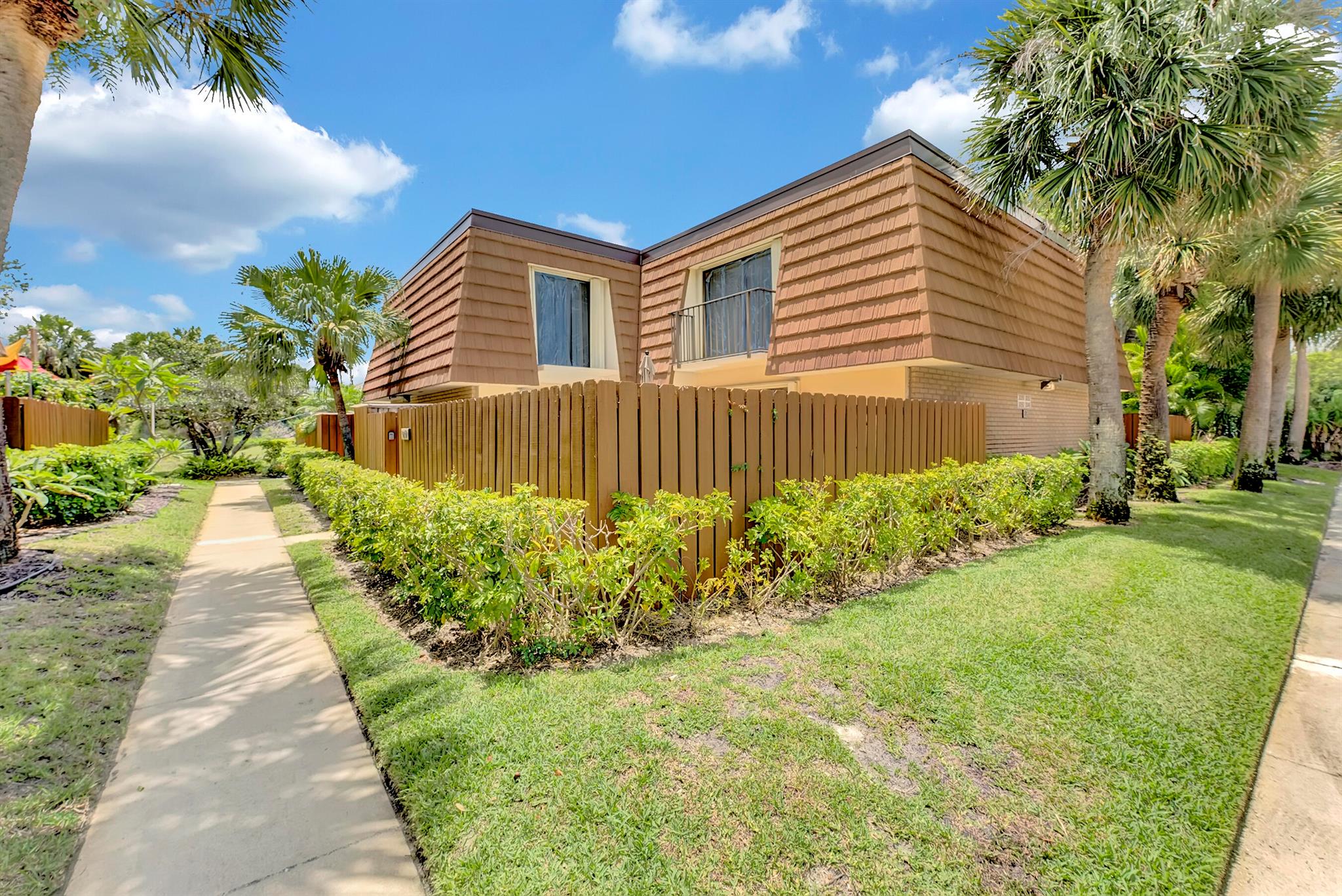 Image to showcase the property located at 3050 30th Court