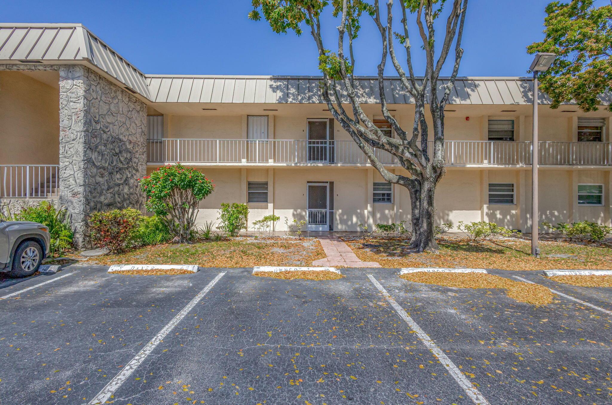 Image to showcase the property located at 10821 N Military Trail 7
