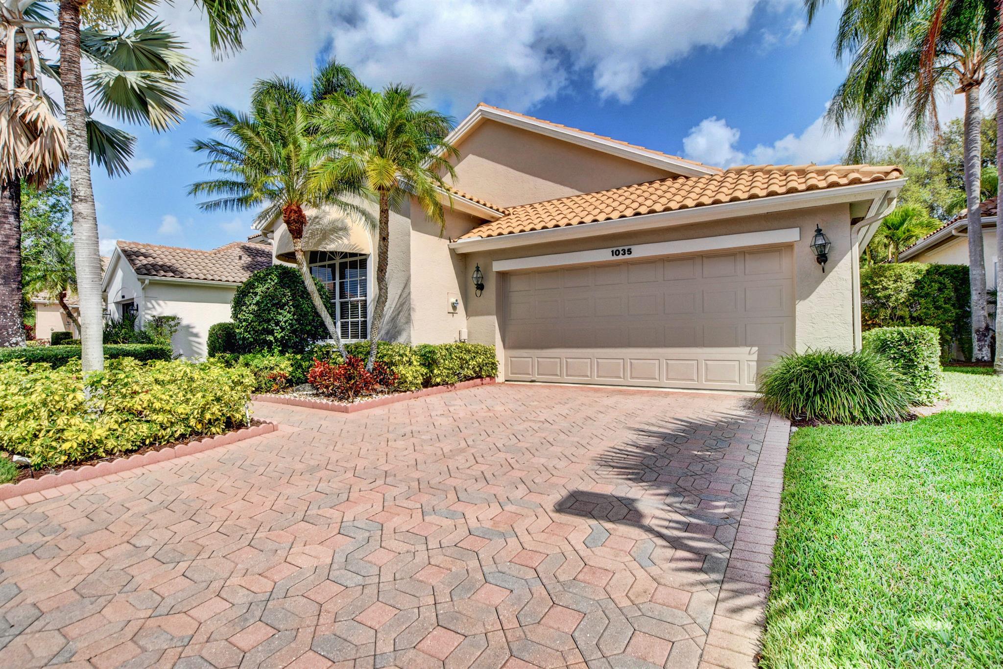 Image to showcase the property located at 1035 Diamond Head Way