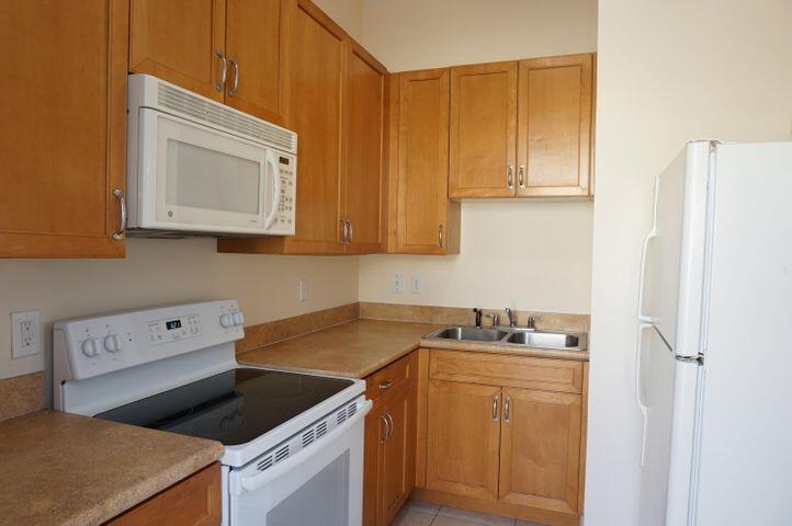 Image to showcase the property located at 182 Botanica Drive