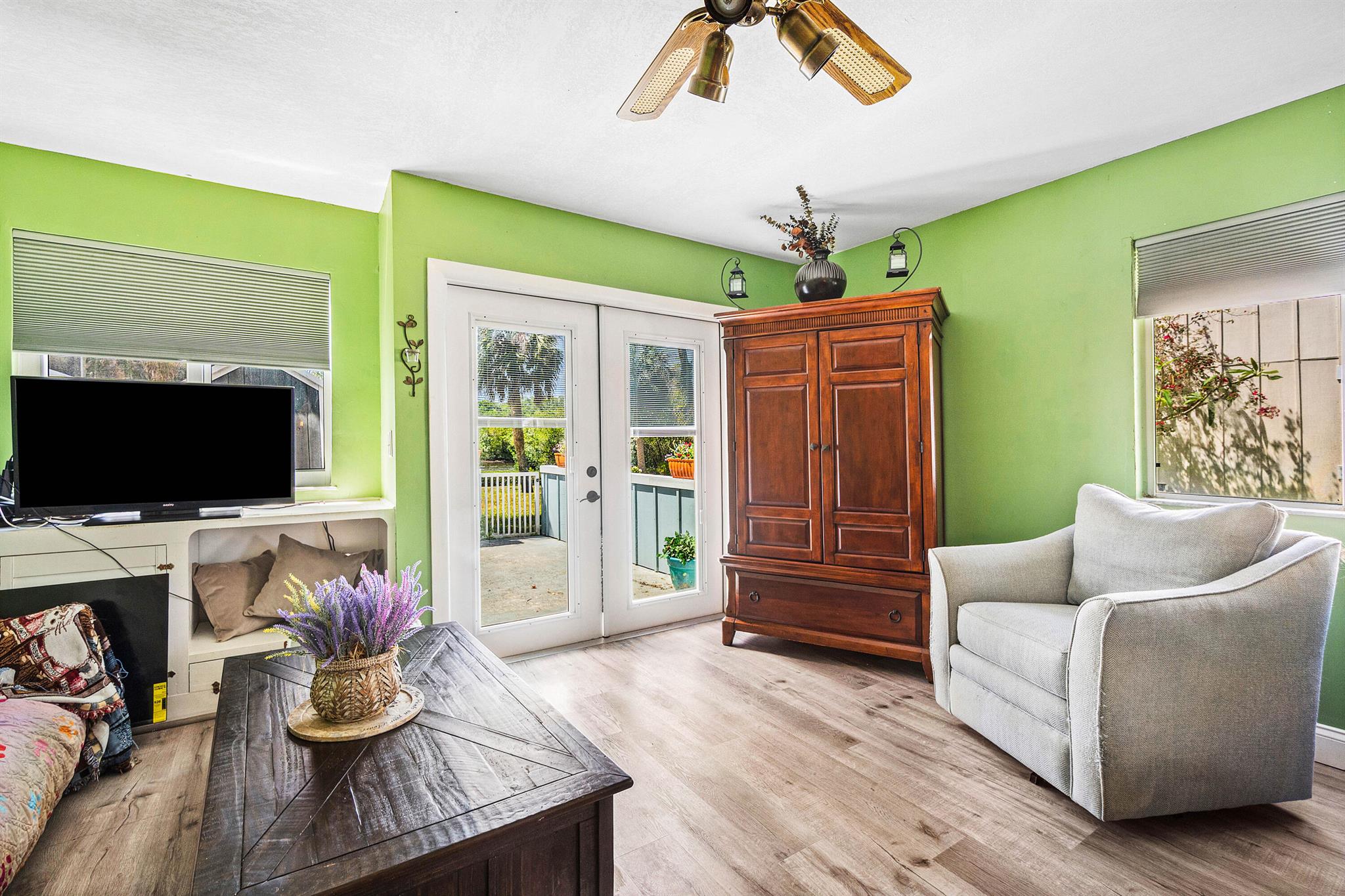 Image to showcase the property located at 6199 Riverwalk 6 Lane 6