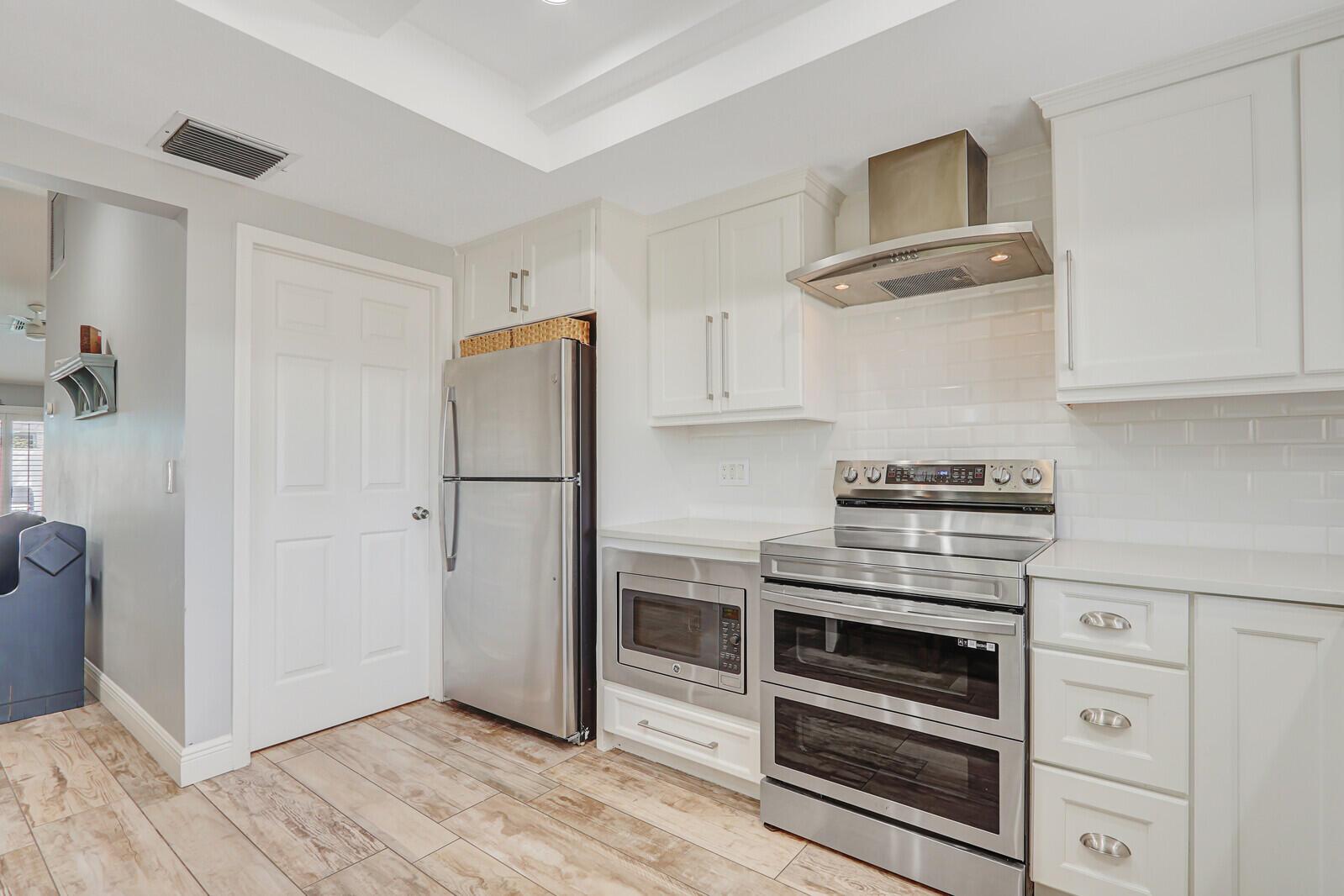 Image to showcase the property located at 6273 Barbara Street