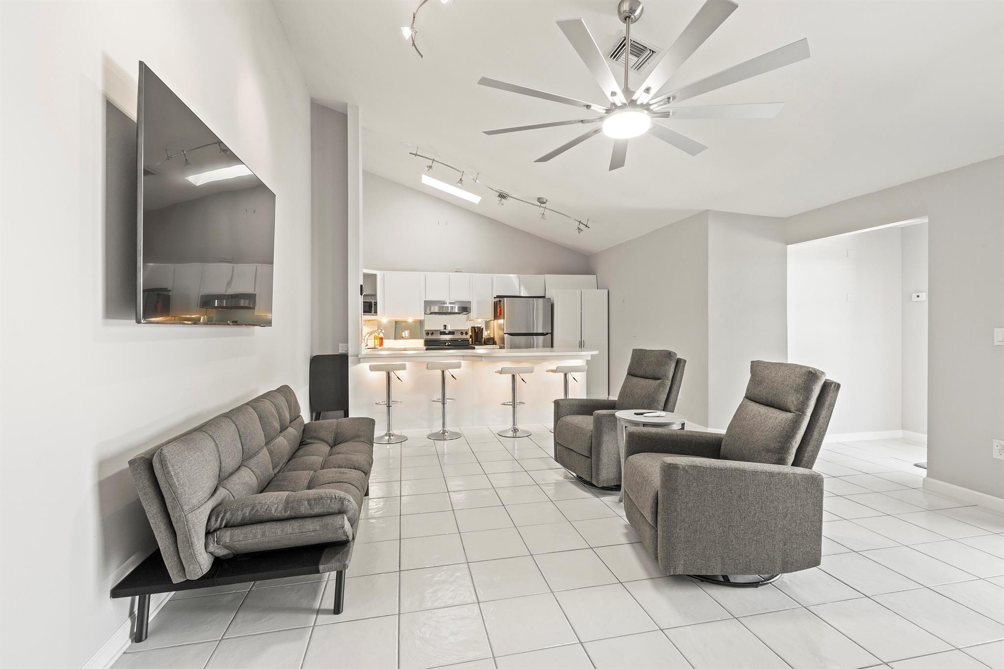 Image to showcase the property located at 1801 S Us Highway 1 3a