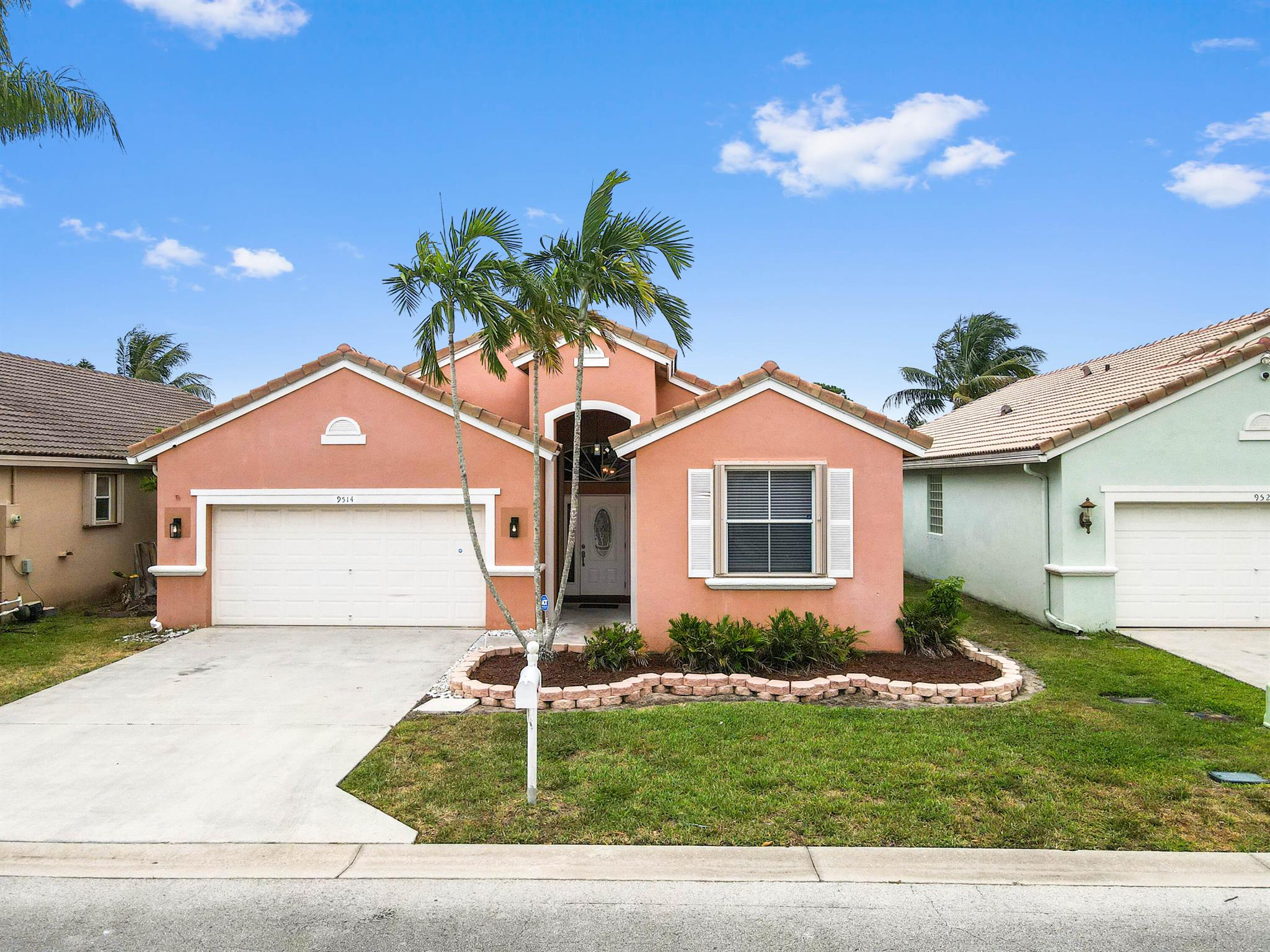 9514 Lago Drive