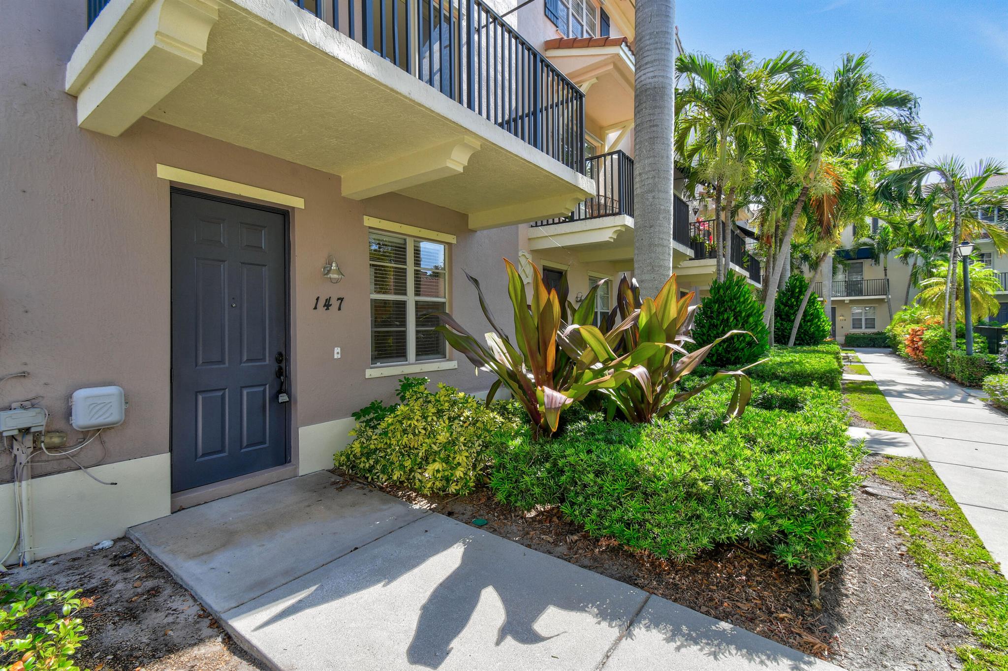 Image to showcase the property located at 147 Greenwich Circle