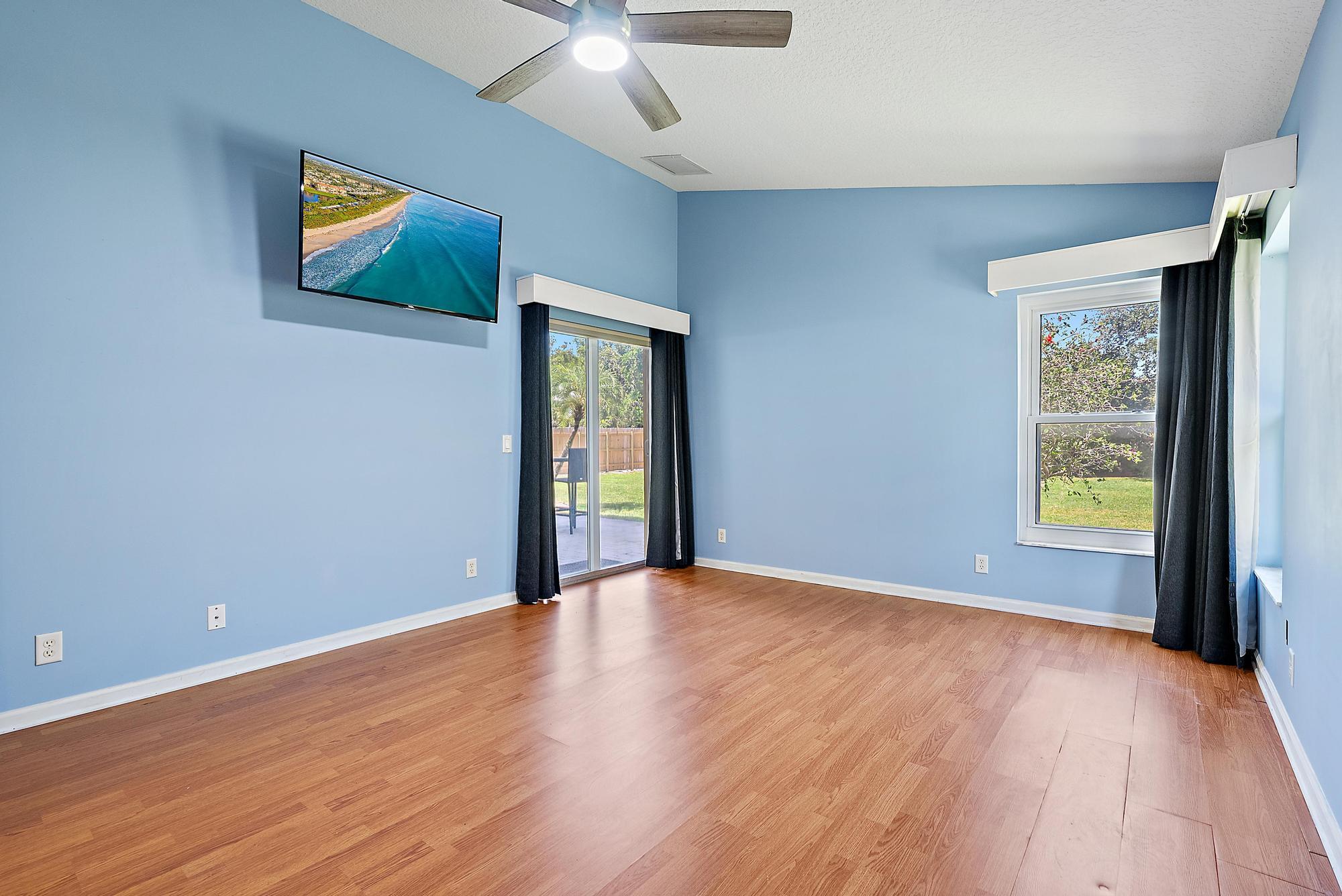 Image to showcase the property located at 500 N Cypress Drive