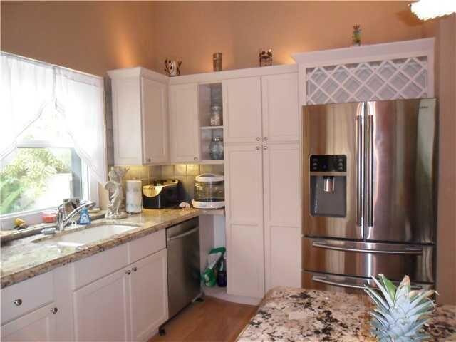 Image to showcase the property located at 100 Cape Pointe Circle
