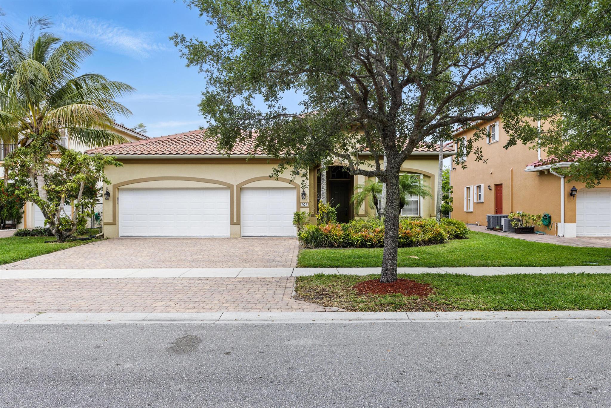 707 Cresta Circle, West Palm Beach, Florida 33413