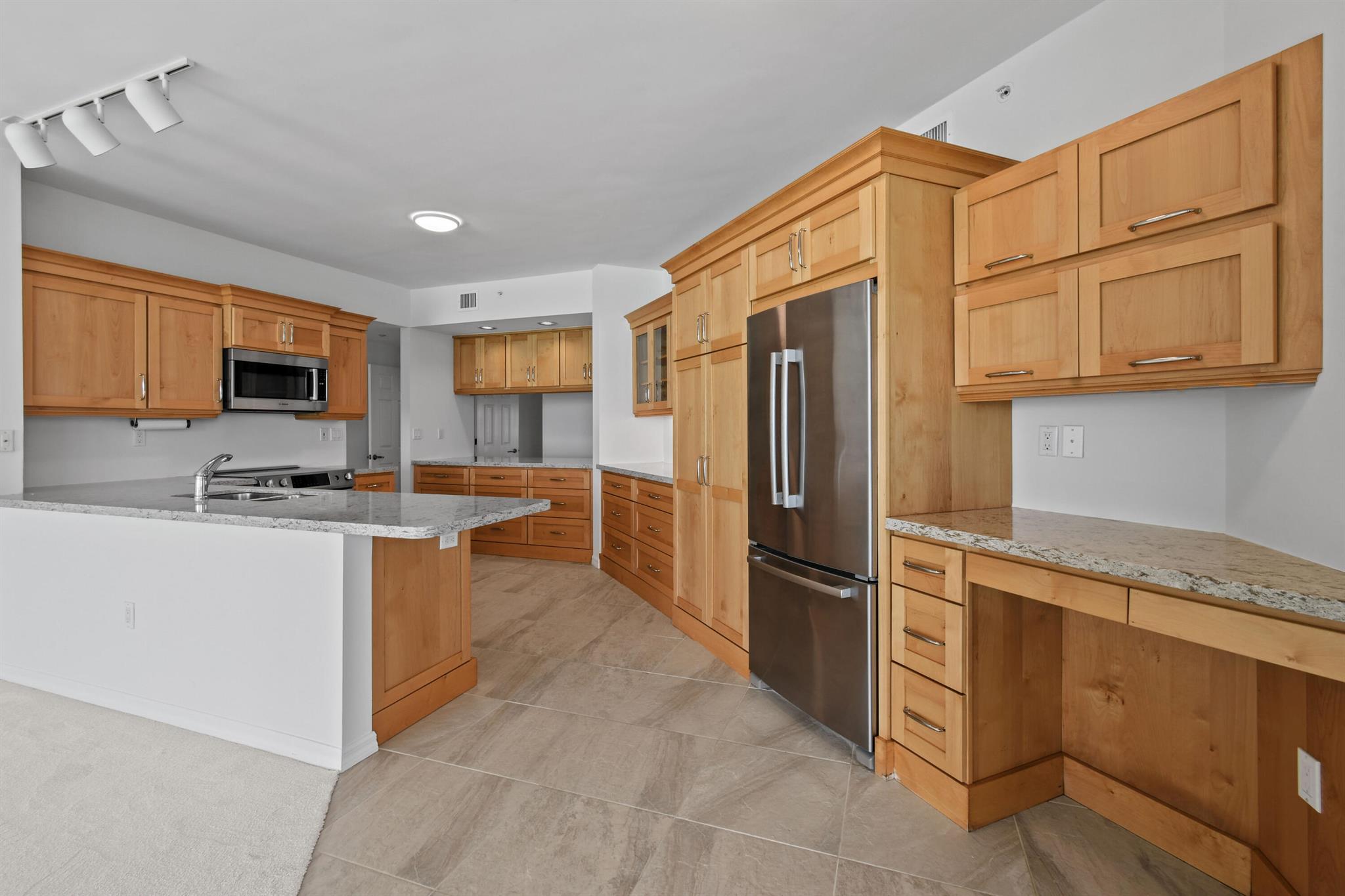 Image to showcase the property located at 1660 S Highway A1a Highway 352