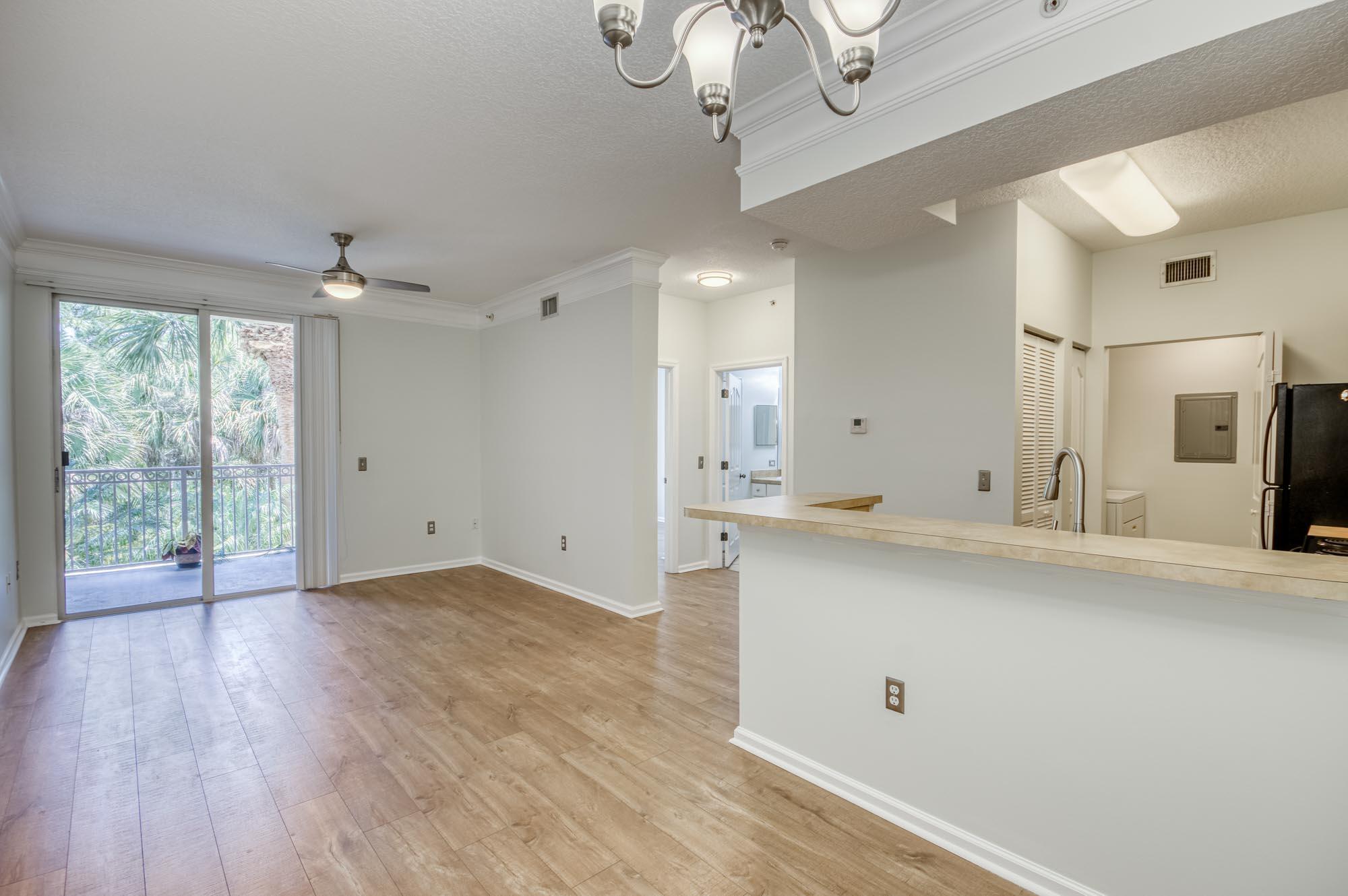 Image to showcase the property located at 2206 Myrtlewood Circle E