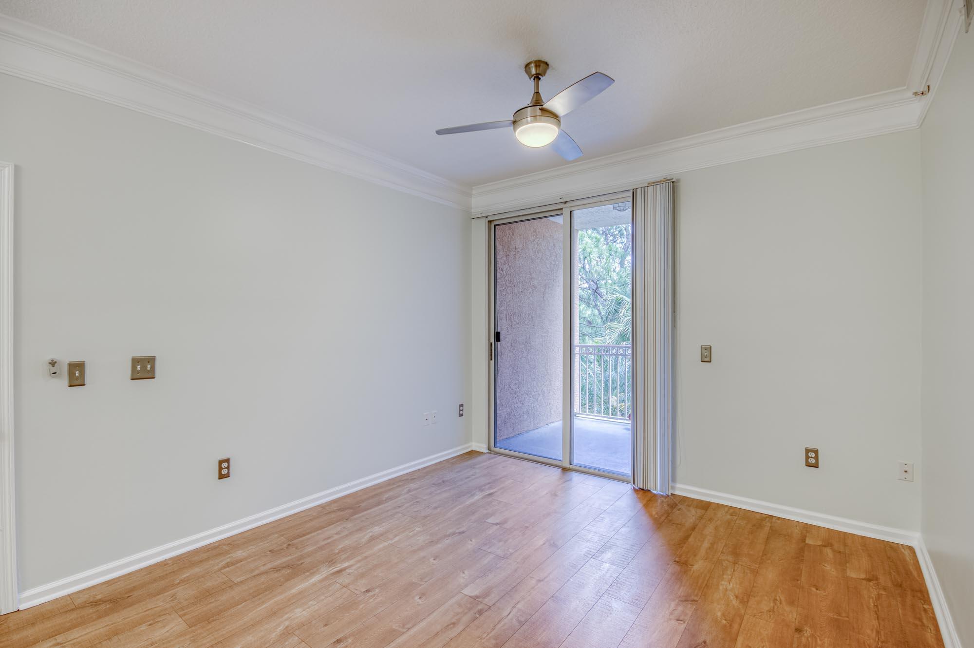 Image to showcase the property located at 2206 Myrtlewood Circle E