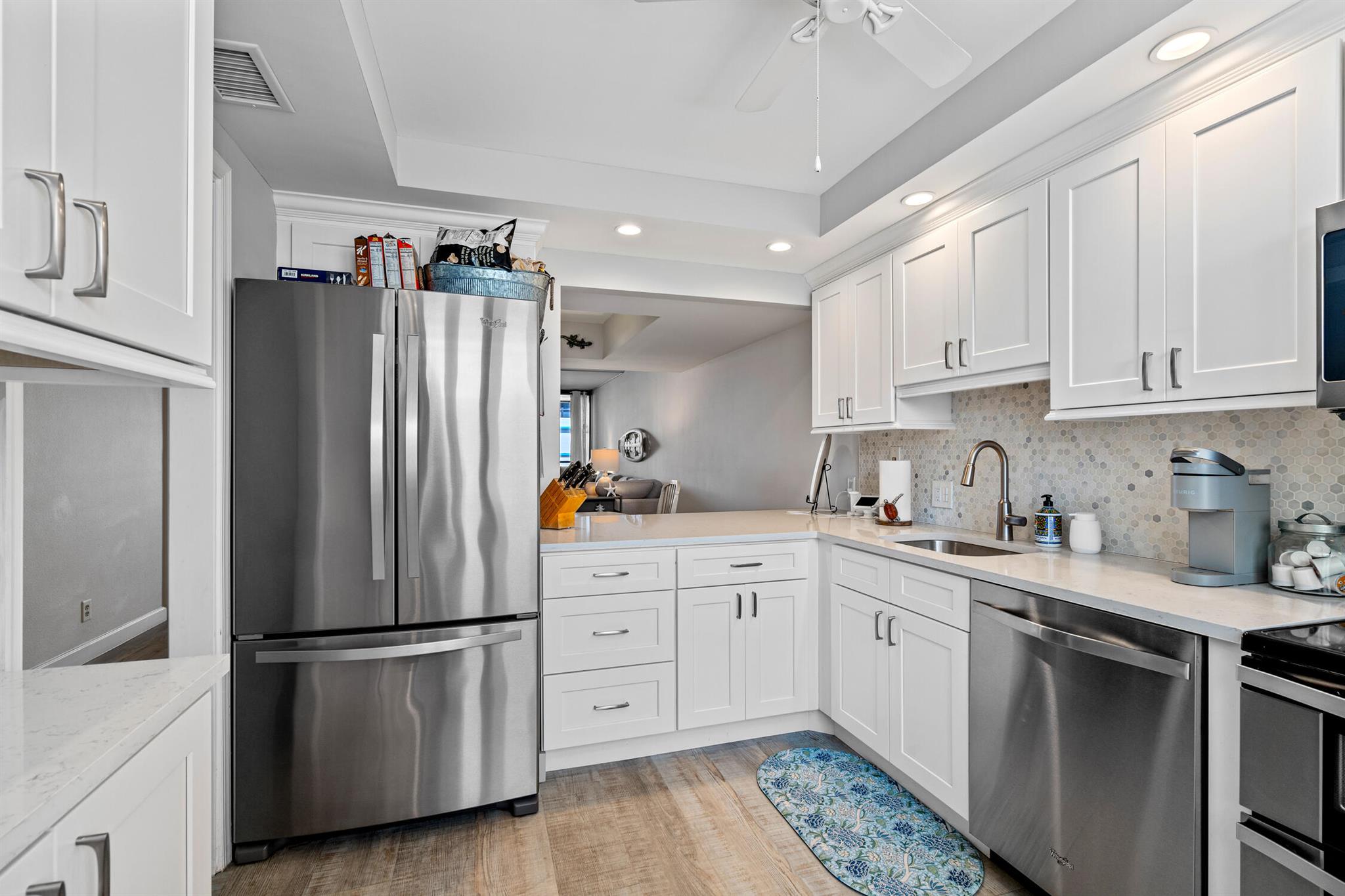 Image to showcase the property located at 911 Ocean Drive 105