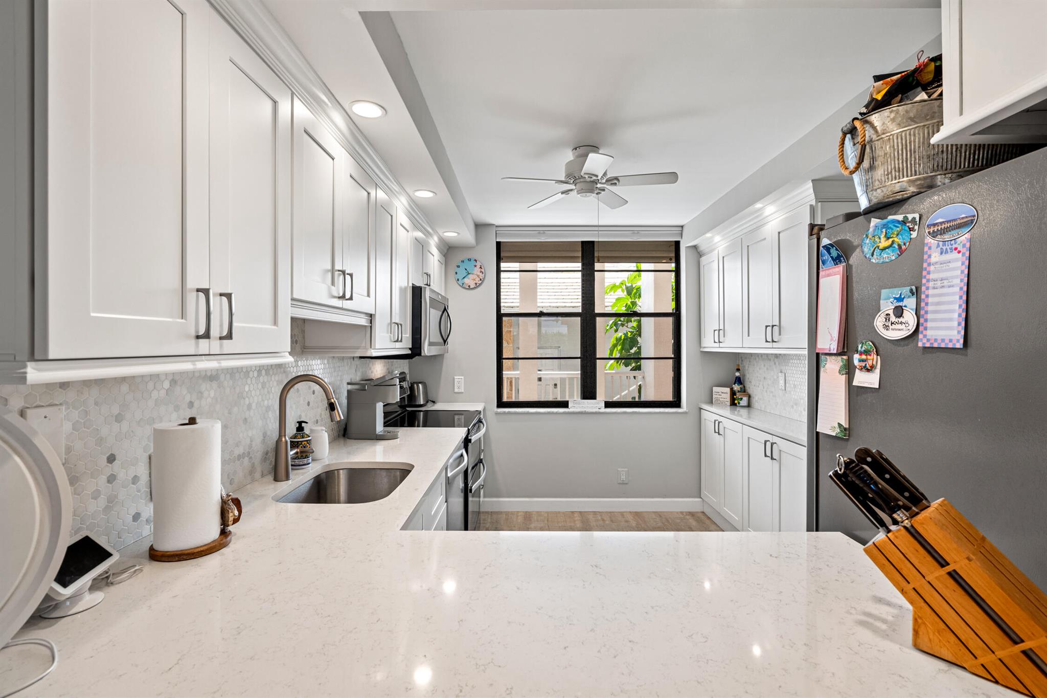 Image to showcase the property located at 911 Ocean Drive 105