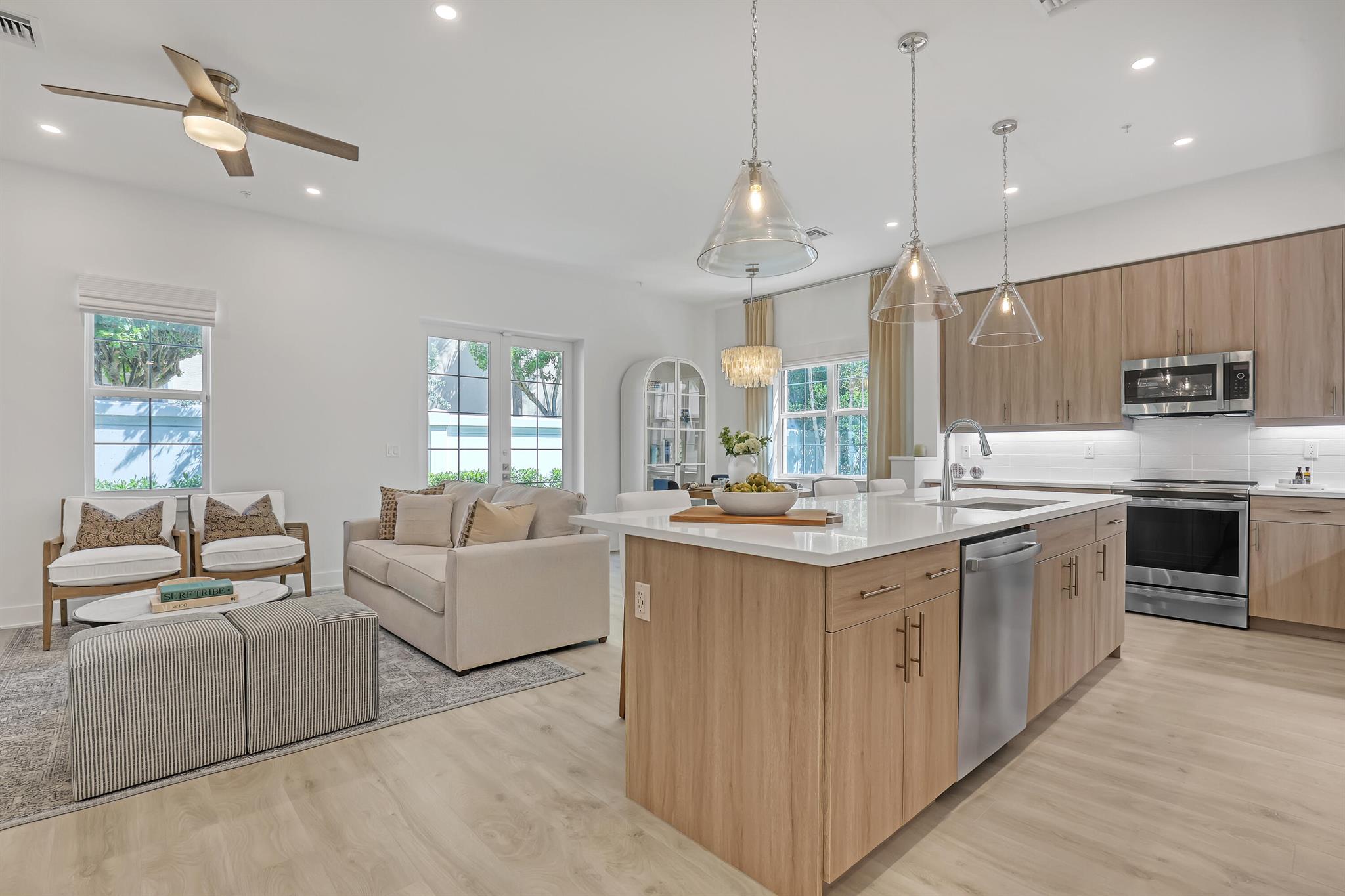 Image to showcase the property located at 140 Water Pointe Place 15