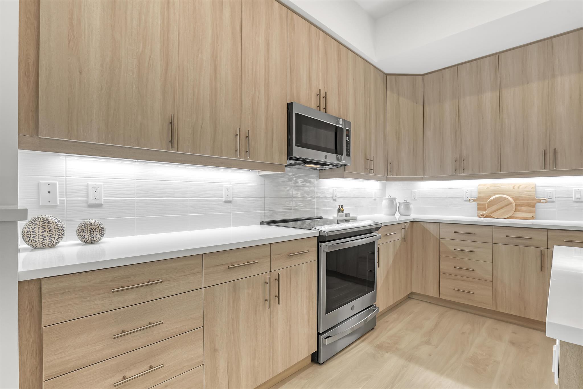 Image to showcase the property located at 140 Water Pointe Place 15