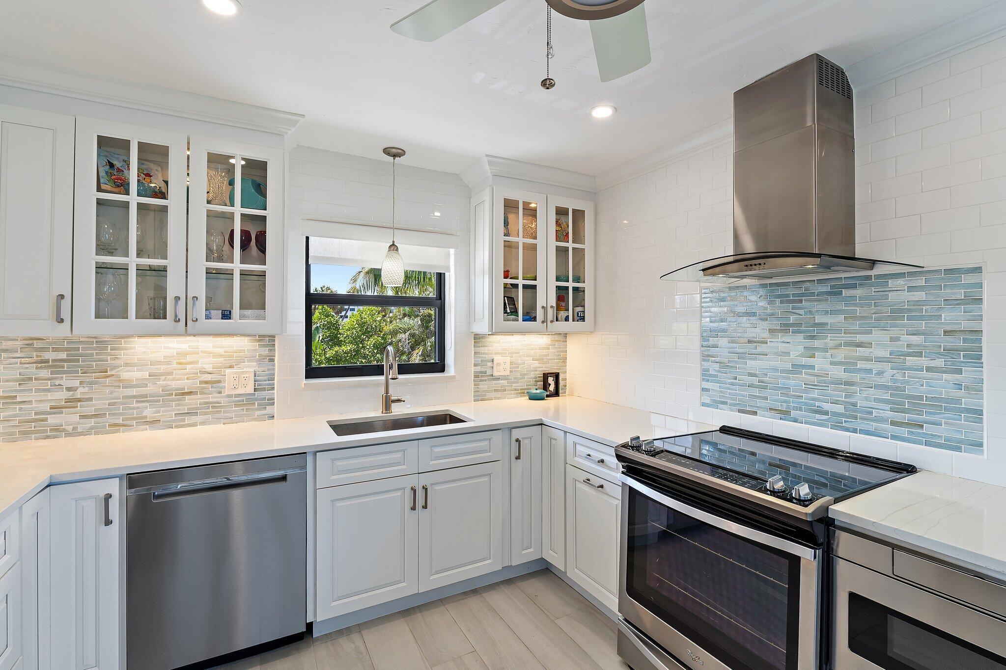 Image to showcase the property located at 755 Saturn Street I 208
