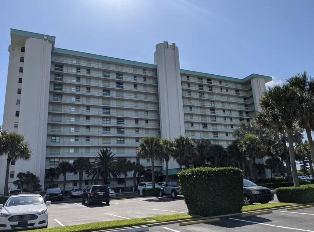 Experience stunning oceanfront living in this spacious condominium located on S Ocean Dr in Jensen Beach. This beautifully designed unit has breathtaking views of the ocean, a modern kitchen, and a comfortable living area appropriate for relaxation. Enjoy the convenience of on-site amenities including two pools, fitness center, billiard room, clubhouse, gated entry, on site manager, and direct beach access. A superb retreat for those seeking a serene beachside lifestyle.