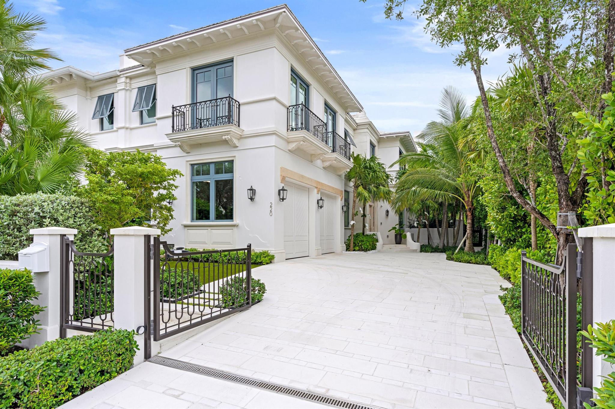 220 Brazilian Avenue Palm Beach, FL 33480