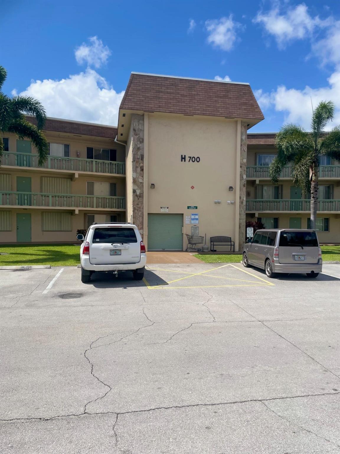 700 Village Green Court Unit# 102 Palm Springs FL 33461 | R11088167