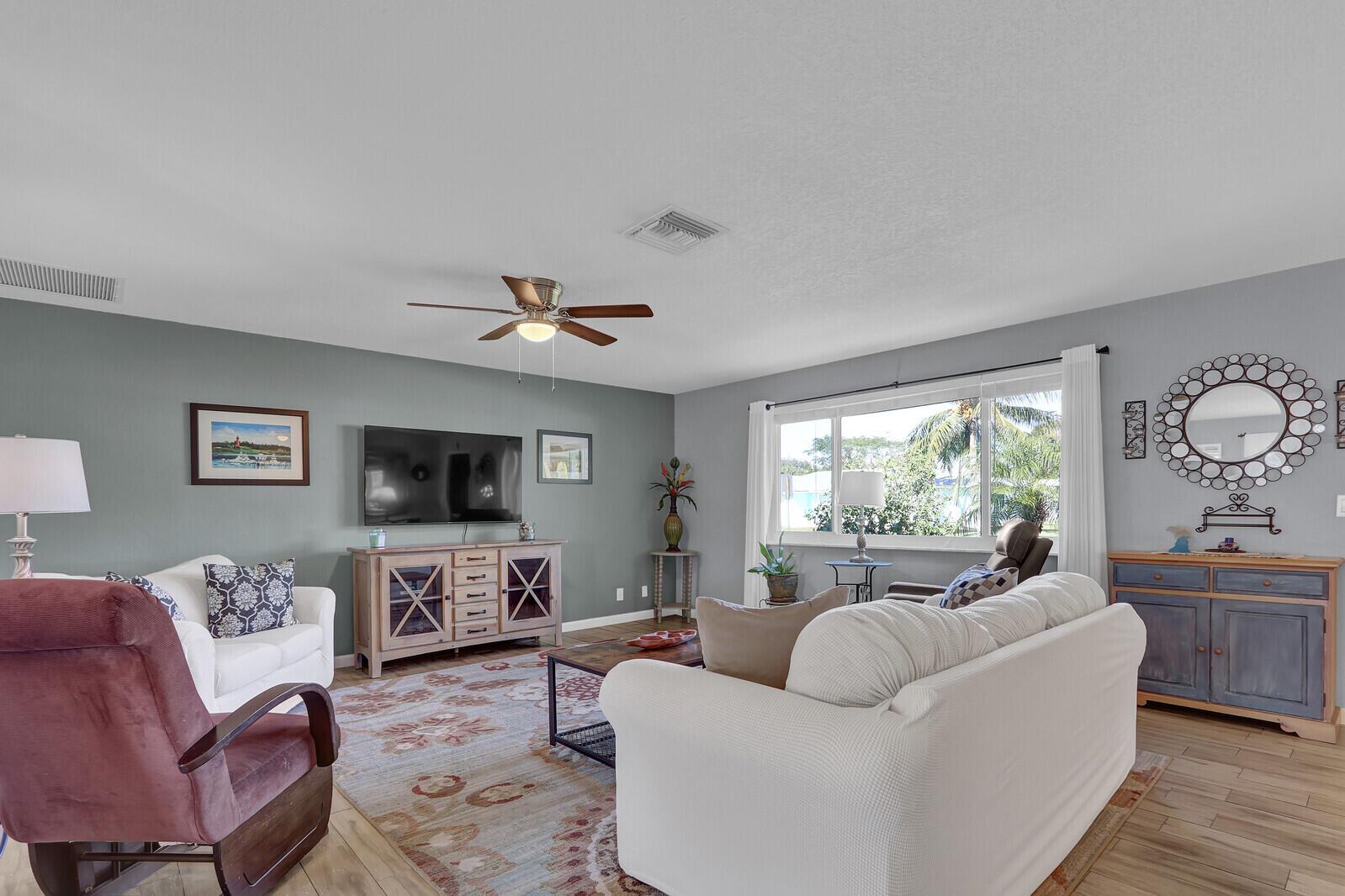 Image to showcase the property located at 372 Franklin Road
