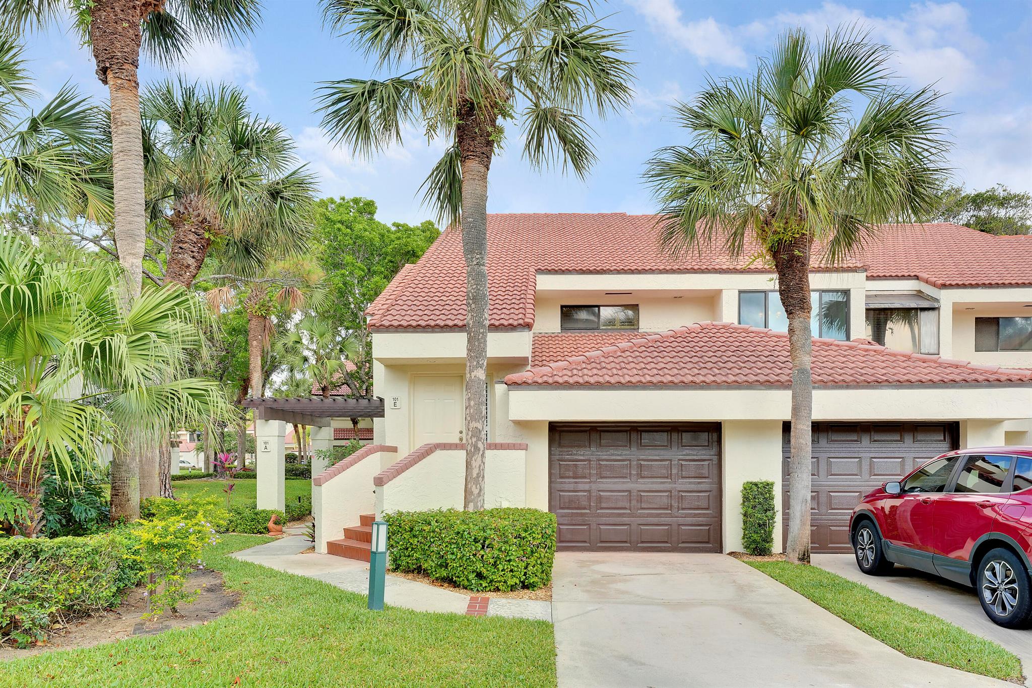 Image to showcase the property located at 101 Sea Oats Drive E E