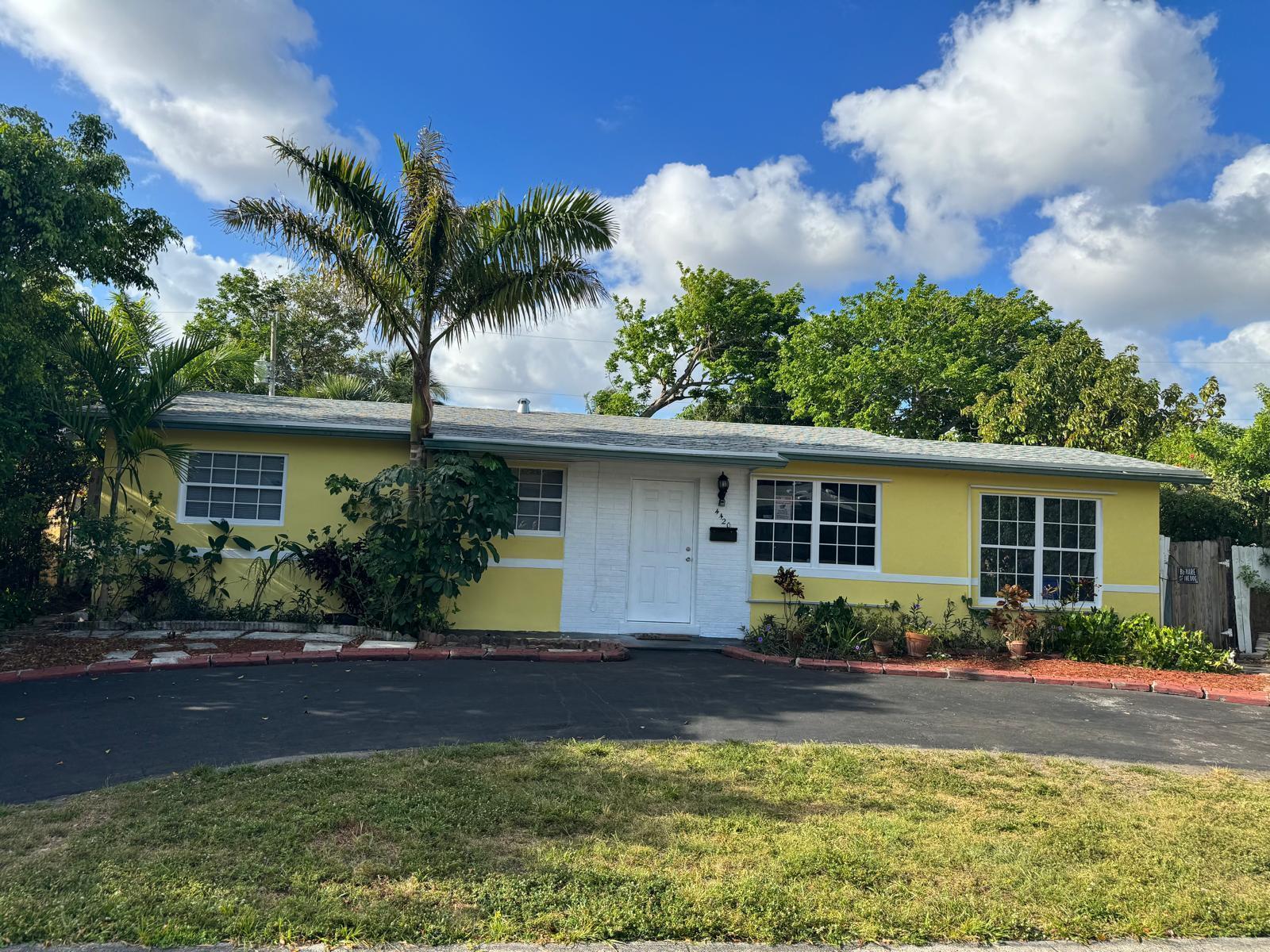 4420 34th Street, Lauderdale Lakes, Florida 33319