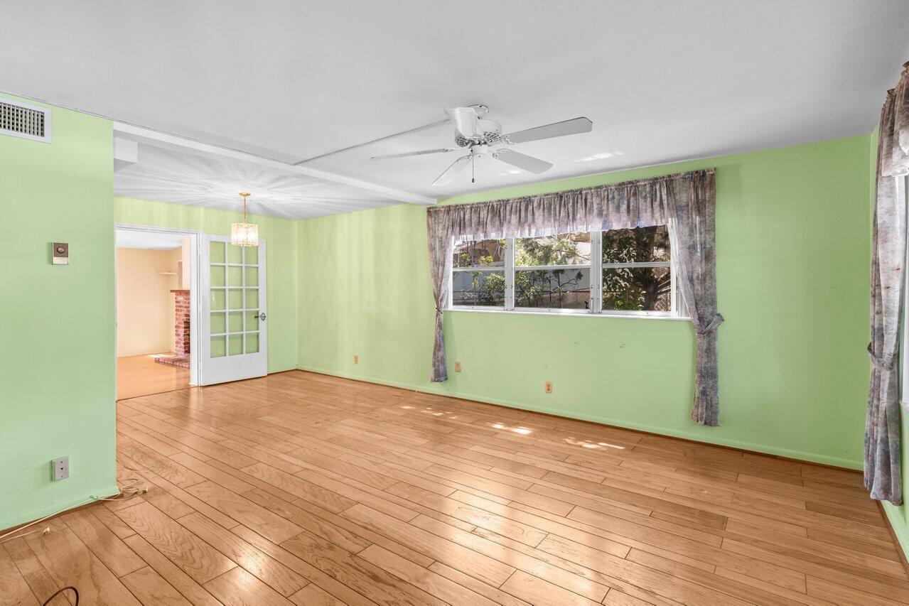 Image to showcase the property located at 7 Willow Road