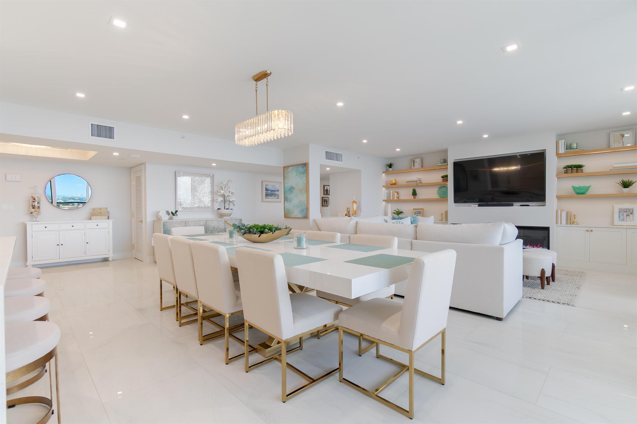 Image to showcase the property located at 100 Lakeshore Drive 1954