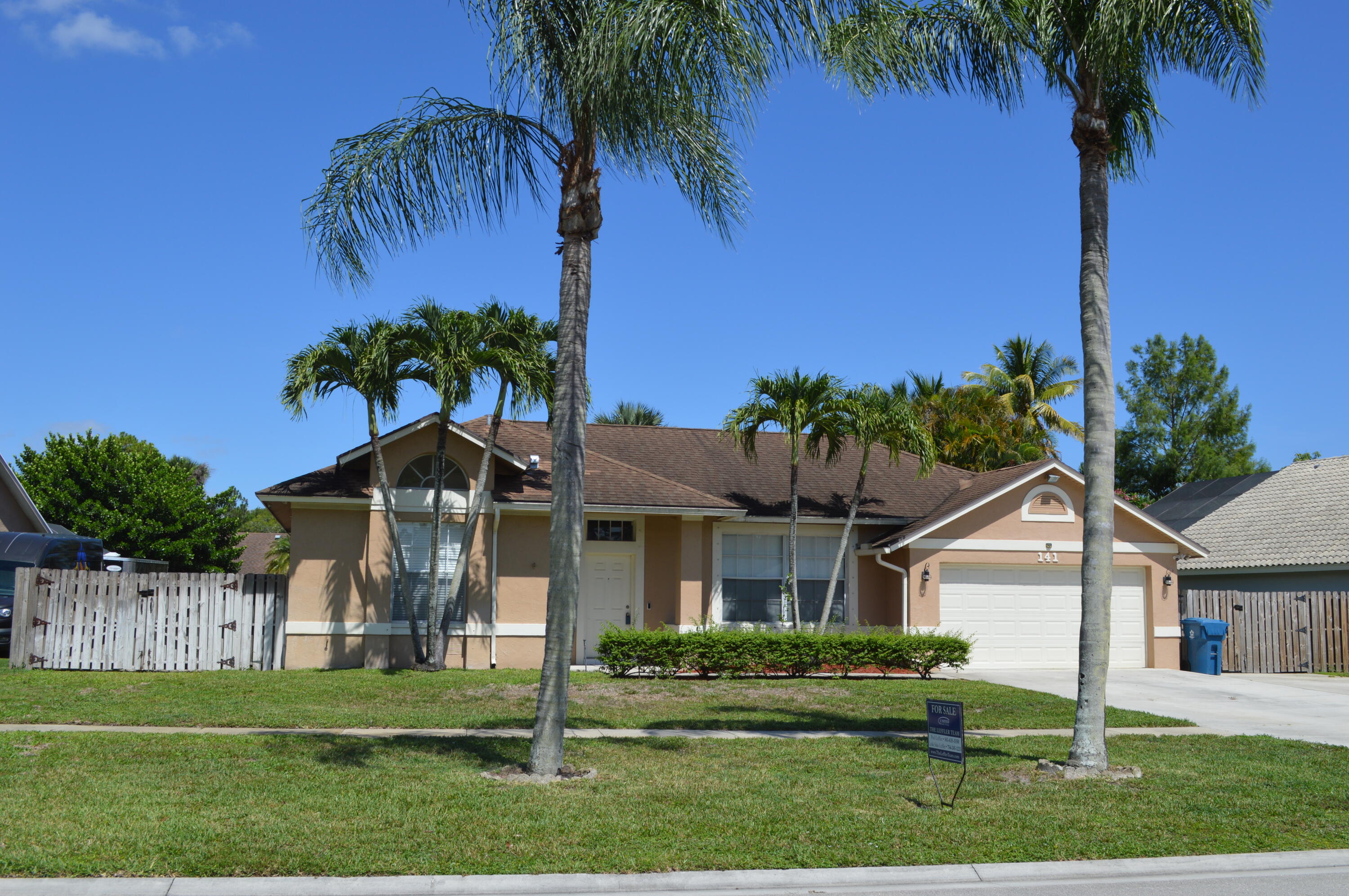 141 Kings Way, Royal Palm Beach, Florida 33411