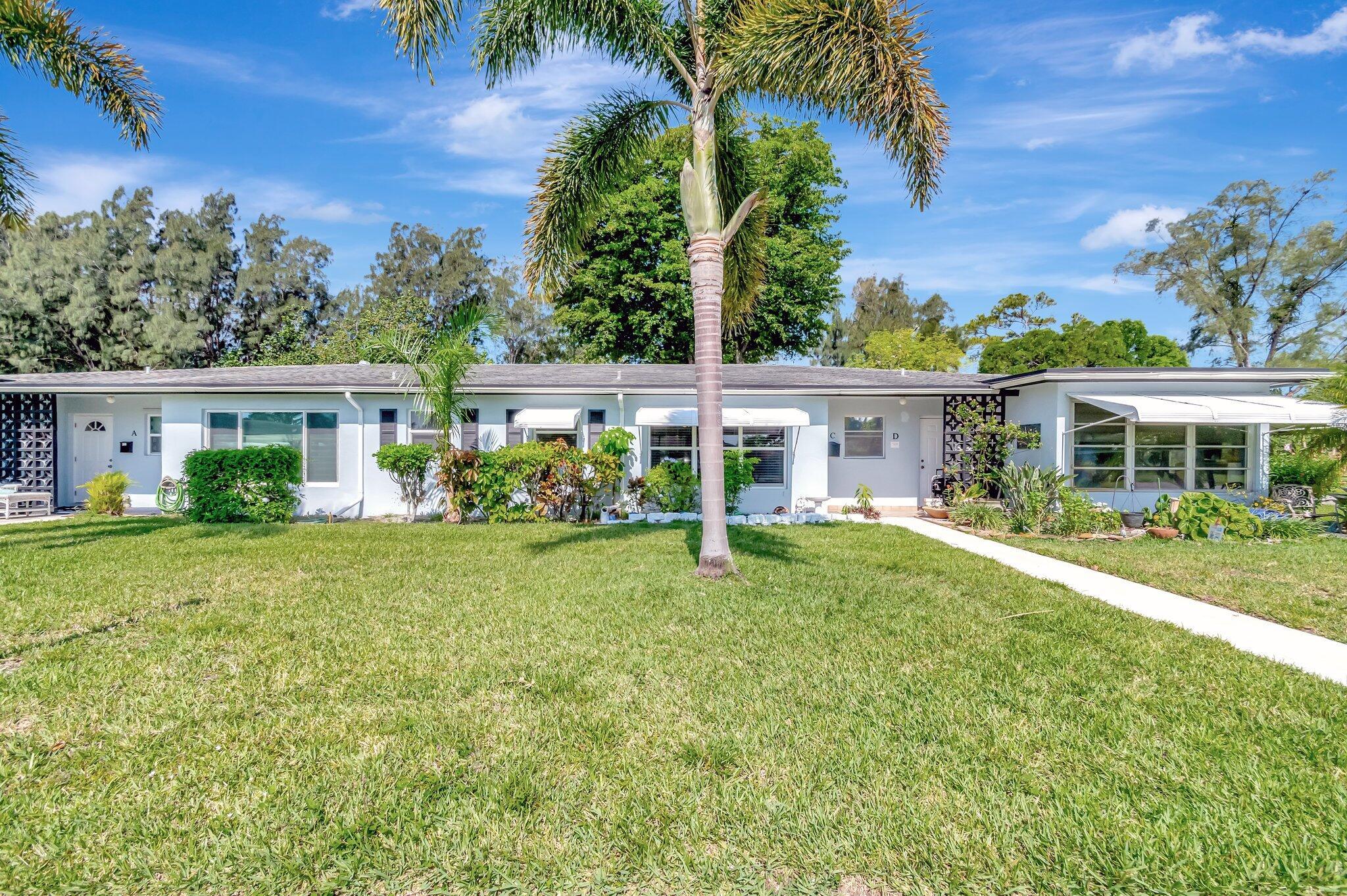 GREAT APARTMENT NEAR THE CLUBHOUSE, WOOD FLOORS,  GOOD CONDITION, FURNITURE AVAILABLE.  READY FOR A QUICK MOVE IN. EASY TO SHOW, SHOW ANYTIME.