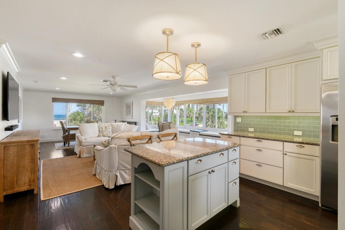 Image to showcase the property located at 325 Beach Road 301