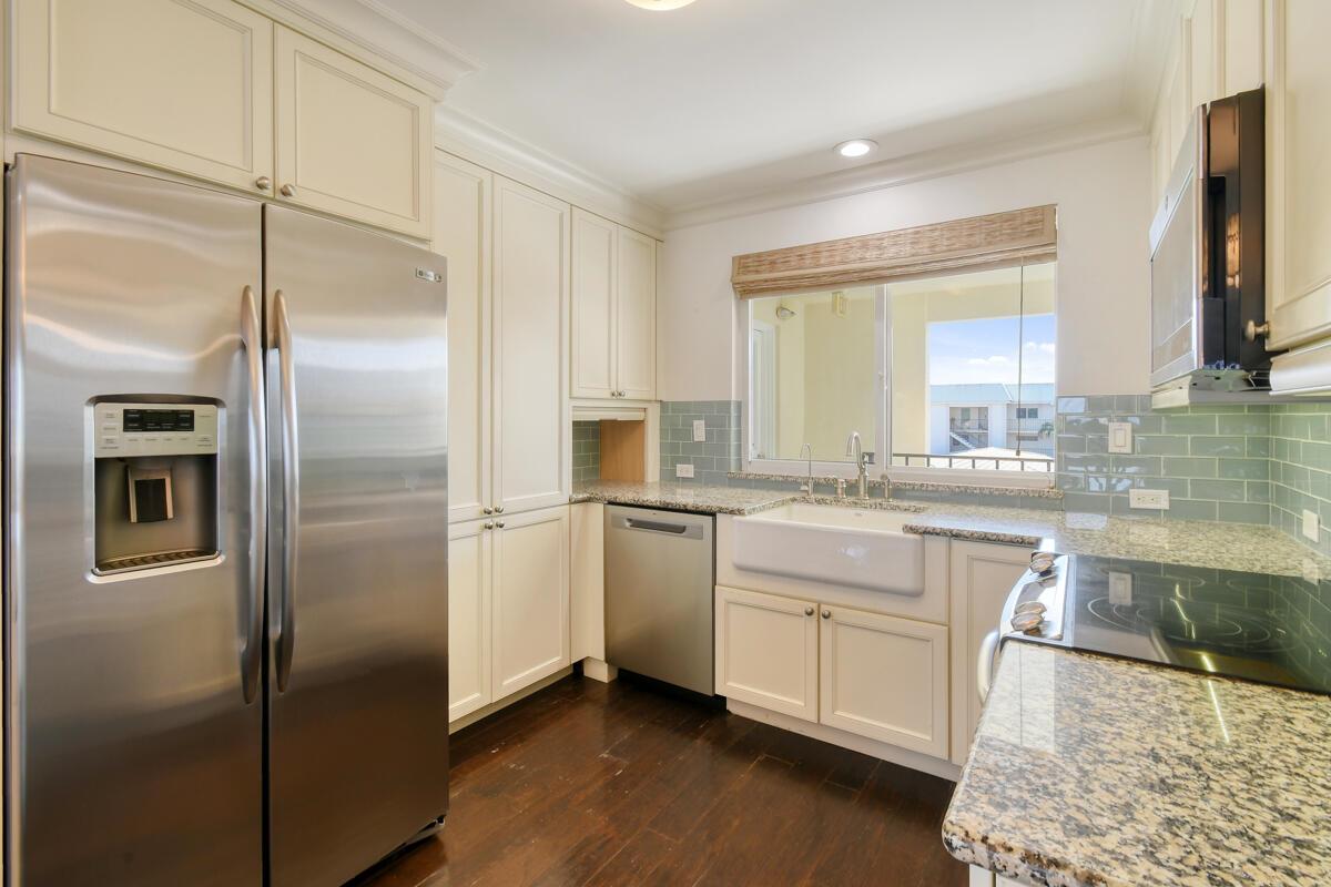 Image to showcase the property located at 325 Beach Road 301