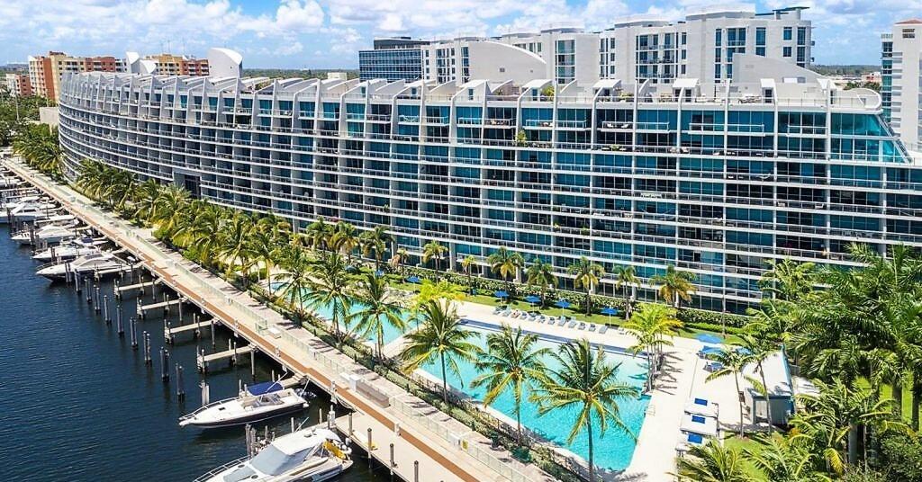 Condo for Rent in Aventura, FL