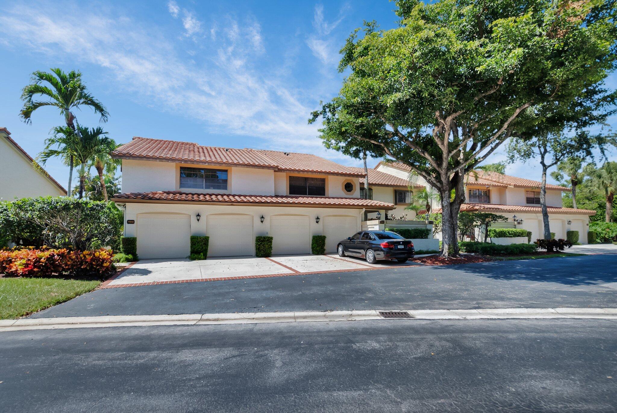 Beautiful townhouse in desirable Boca Pointe! 3bedrooms upstairs, 2 1/2 bath, 2 car garage. Newer porcelain floors on 1st floor, and laminate on 2nd floor. Cathedral ceiling in living room. Great location, with easy access to I95, turnpike and Sawgrass. Close to shopping and dining. Club memberships available but not mandatory.